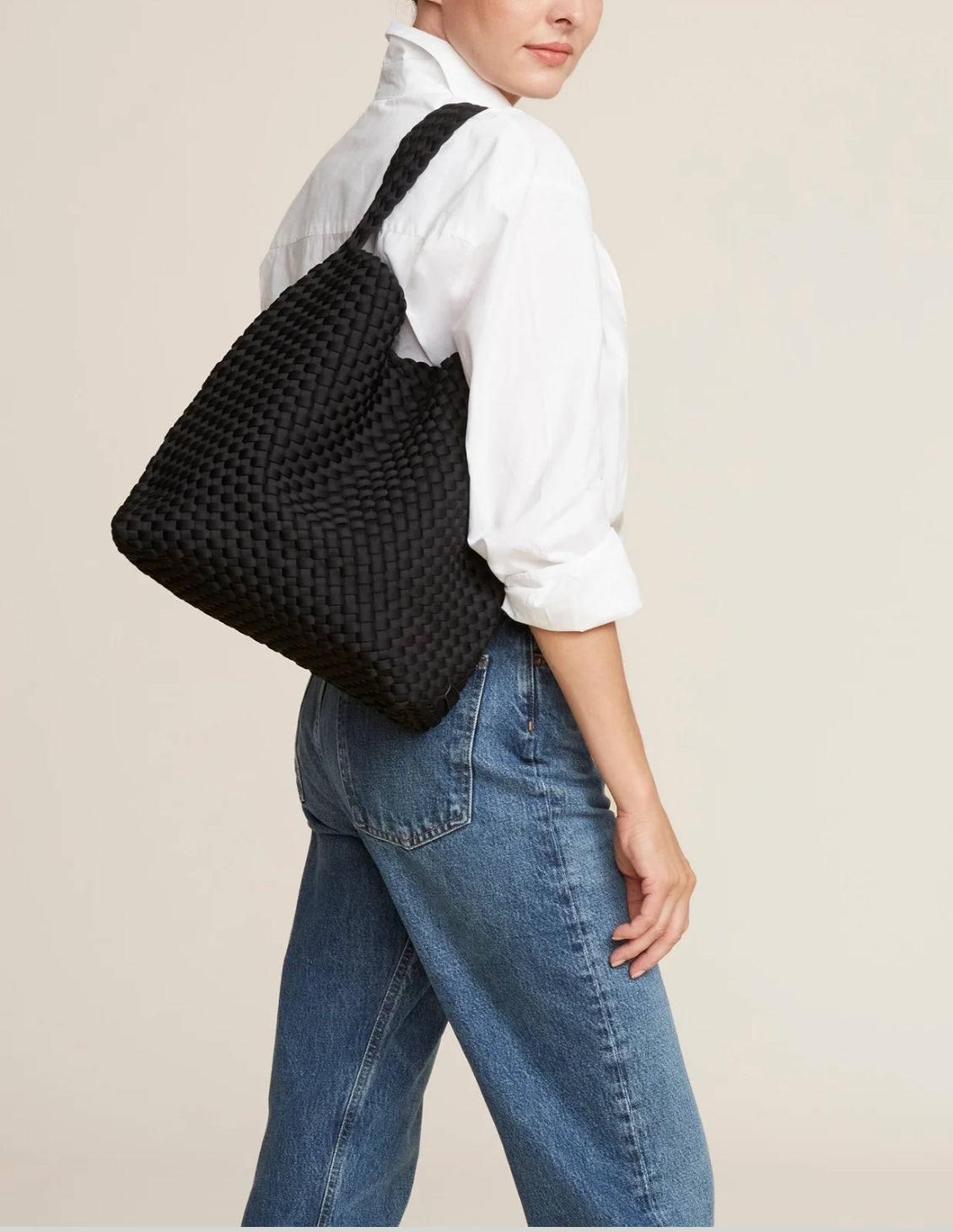 NAGHEDI - Nomad Medium Hobo in Onyx