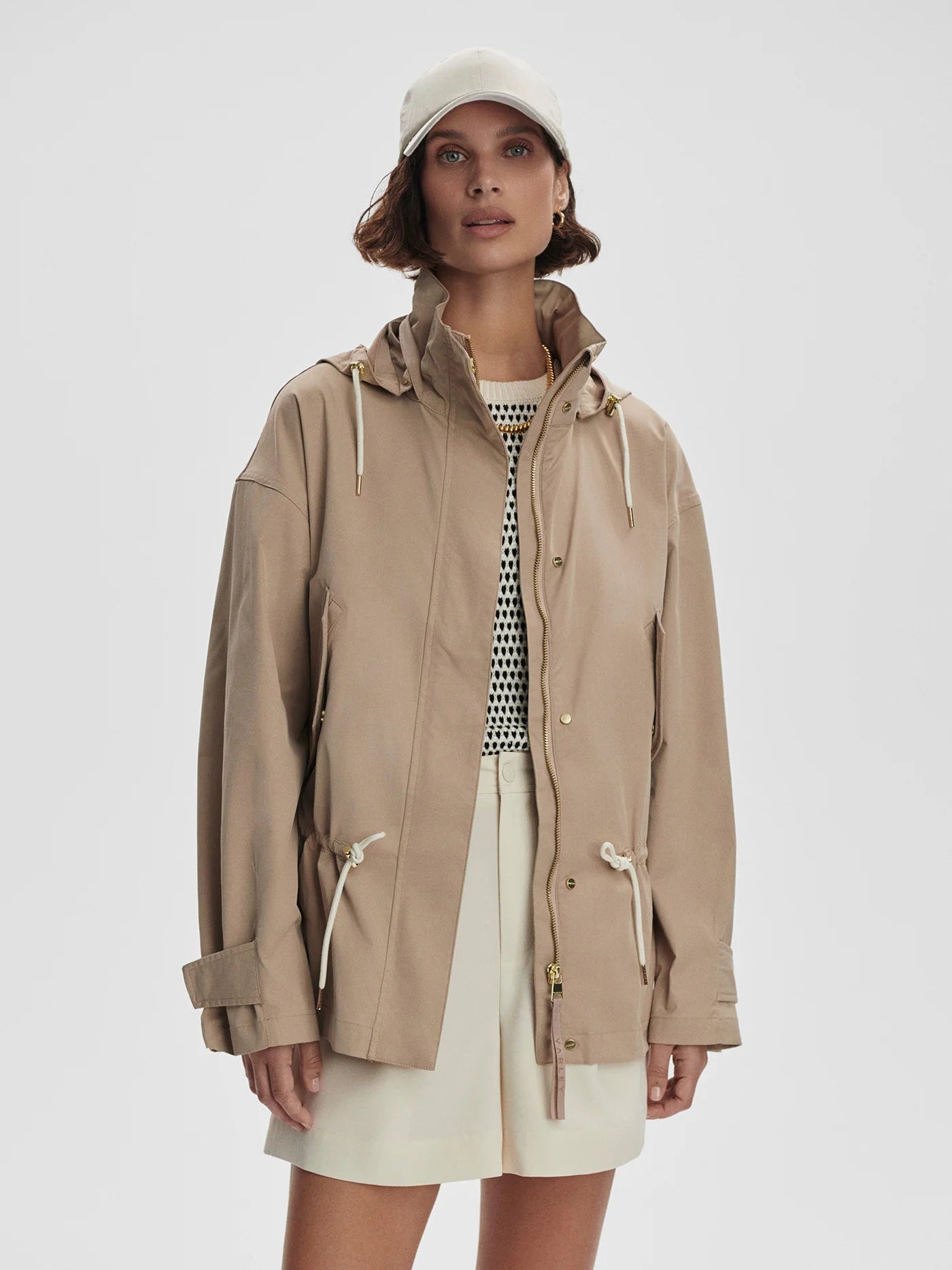 Varley - Rema Short Rain Jacket in Light Taupe