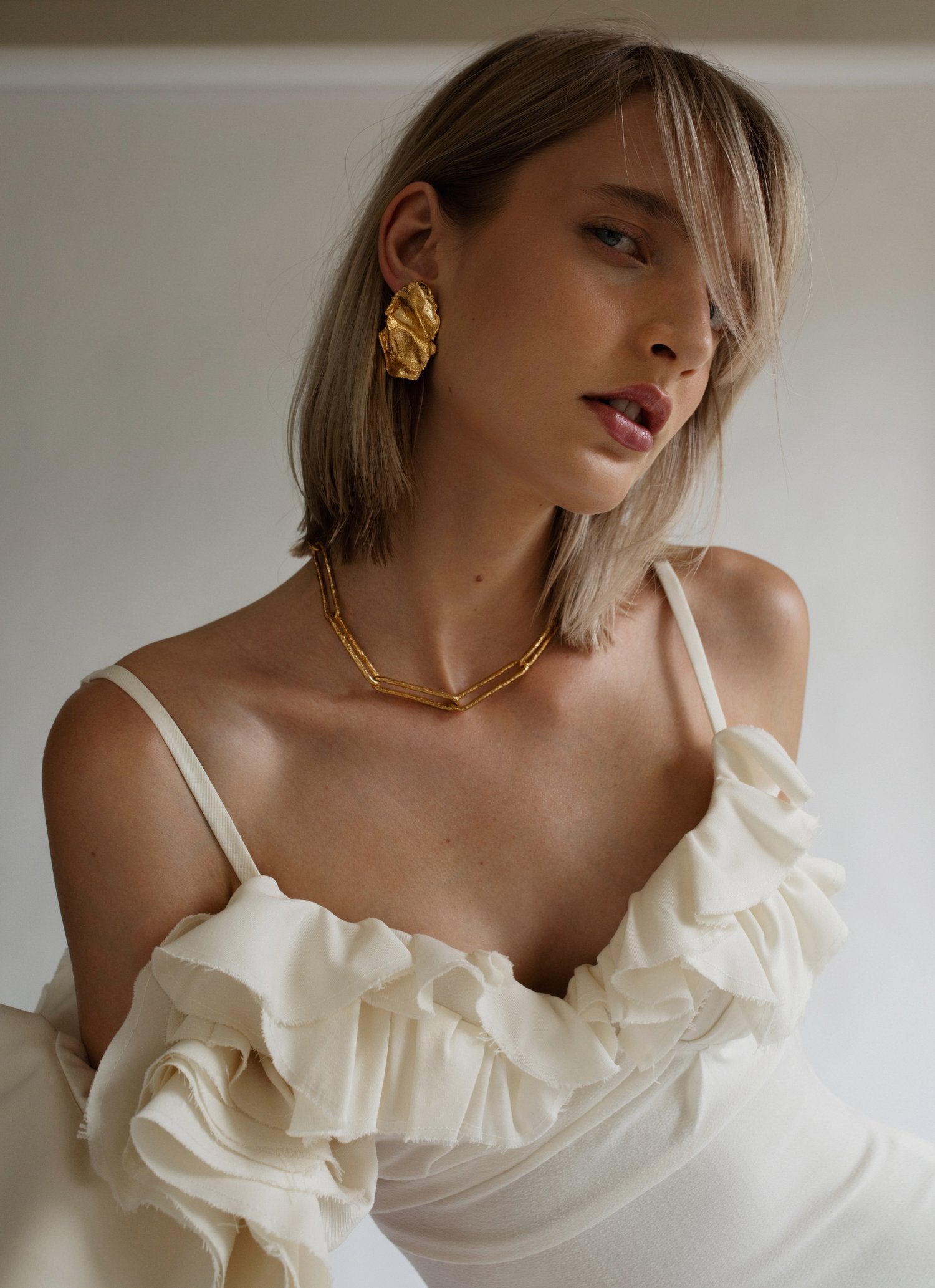 Pamela Card - The Dolce Vita Earrings in Gold