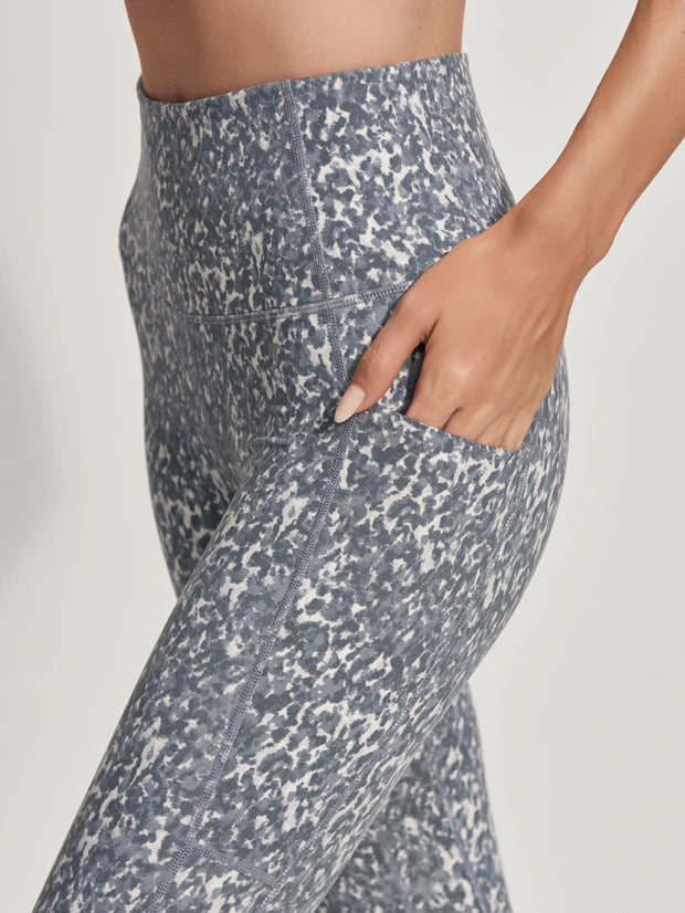 Varley - Move Pocket Legging High 25" in Watercolour Stone Blue Floral