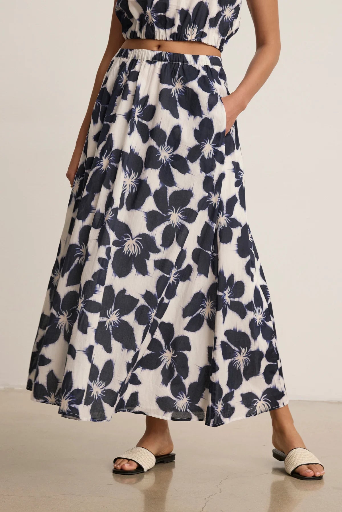 Velvet - Jess - Printed Voile Skirt in Asul