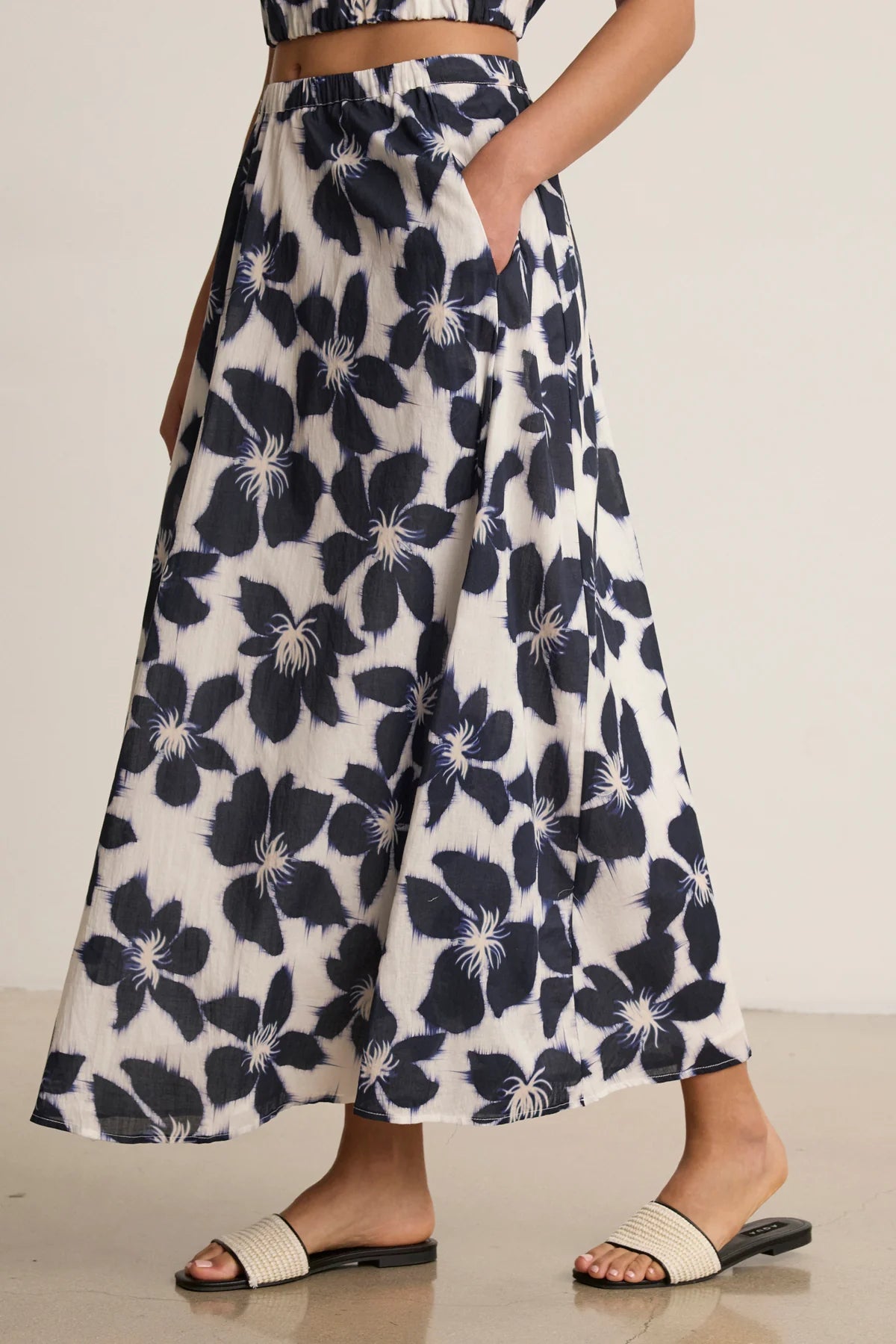 Velvet - Jess - Printed Voile Skirt in Asul