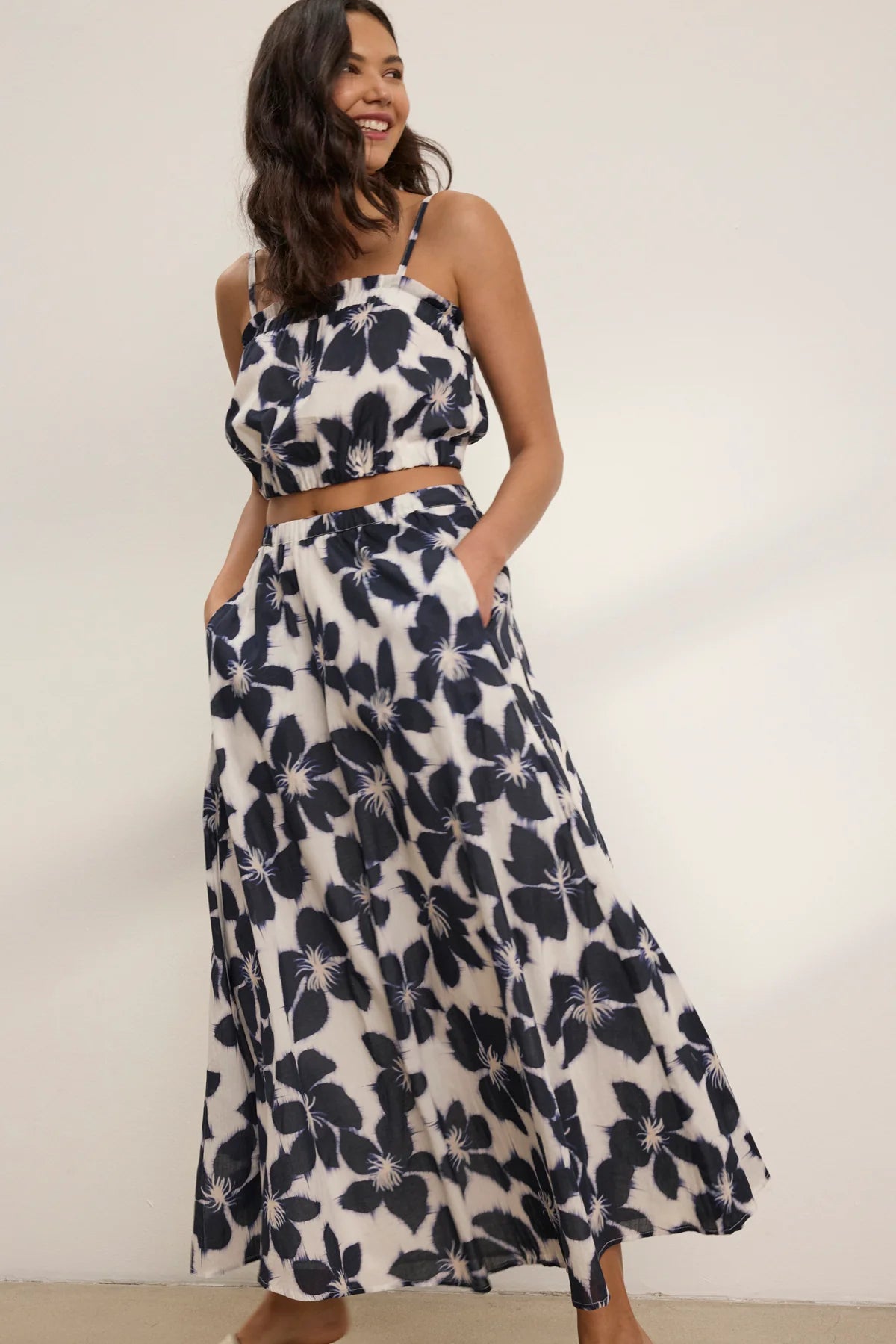 Velvet - Jess - Printed Voile Skirt in Asul