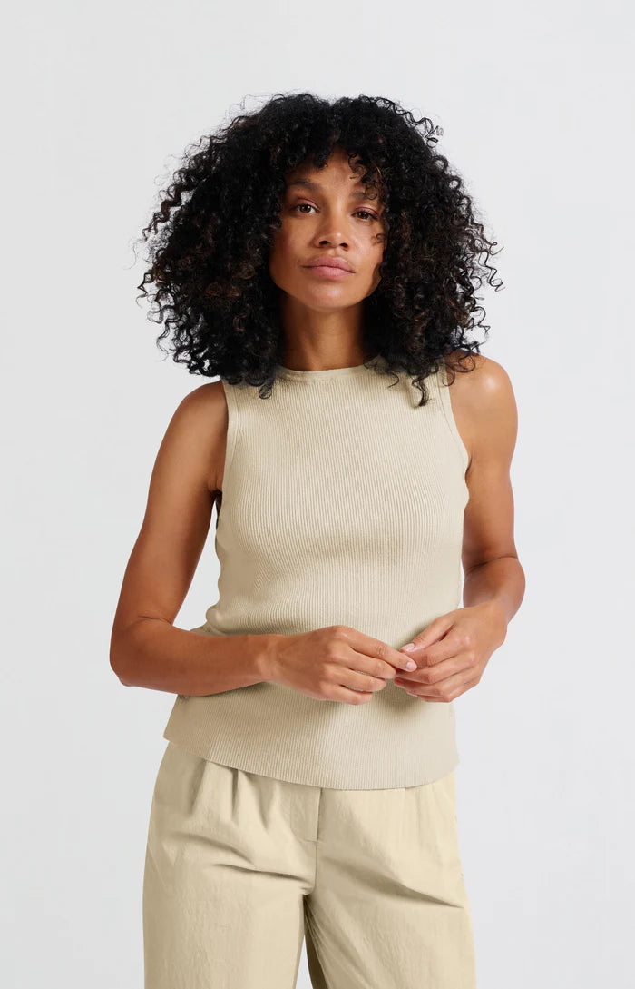 YAYA - Sleeveless top with side buttons in Summer Sand