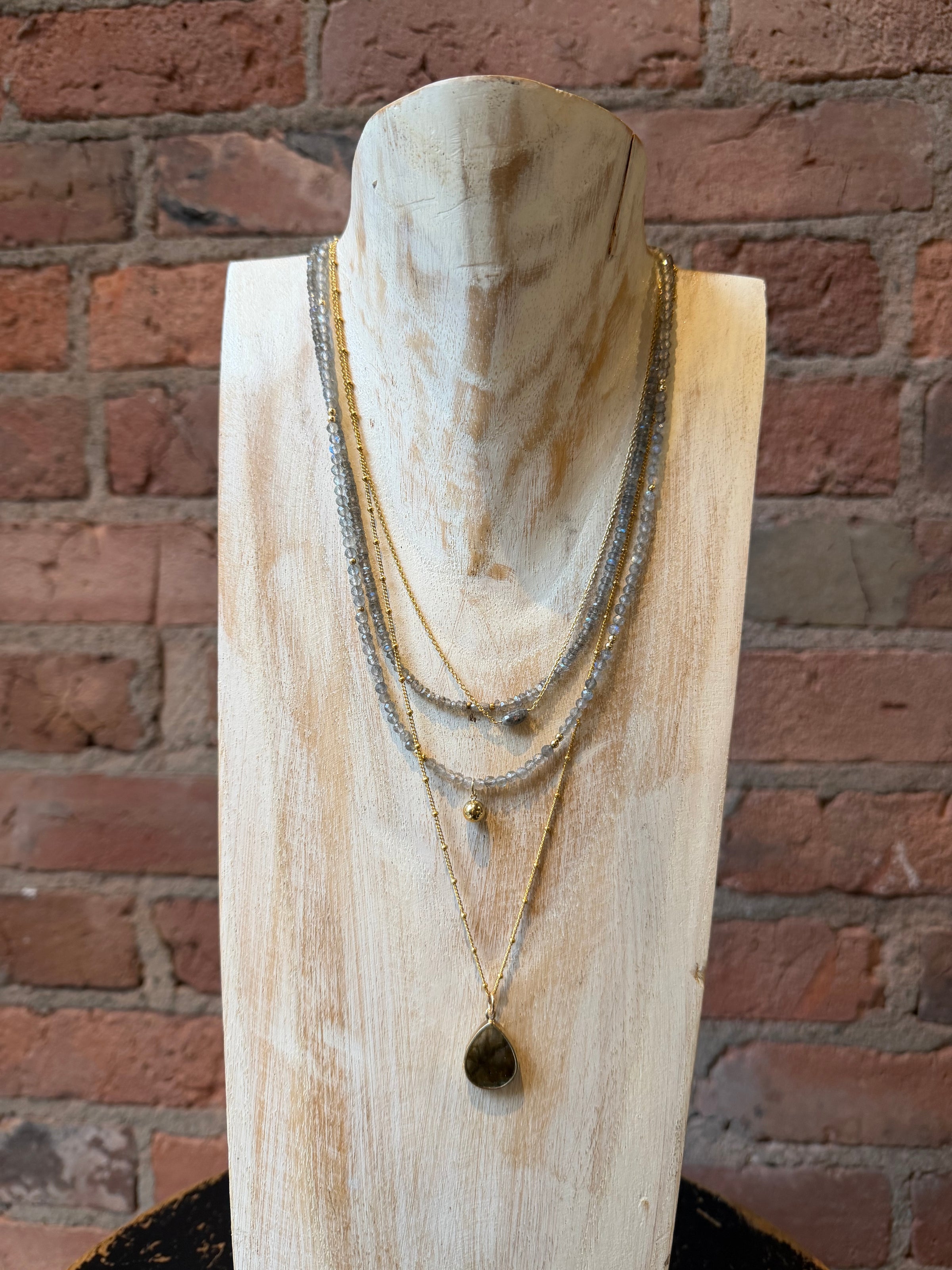 Studio Skanda by Mary Wakefield - Labradorite and Grey Diamond Necklace