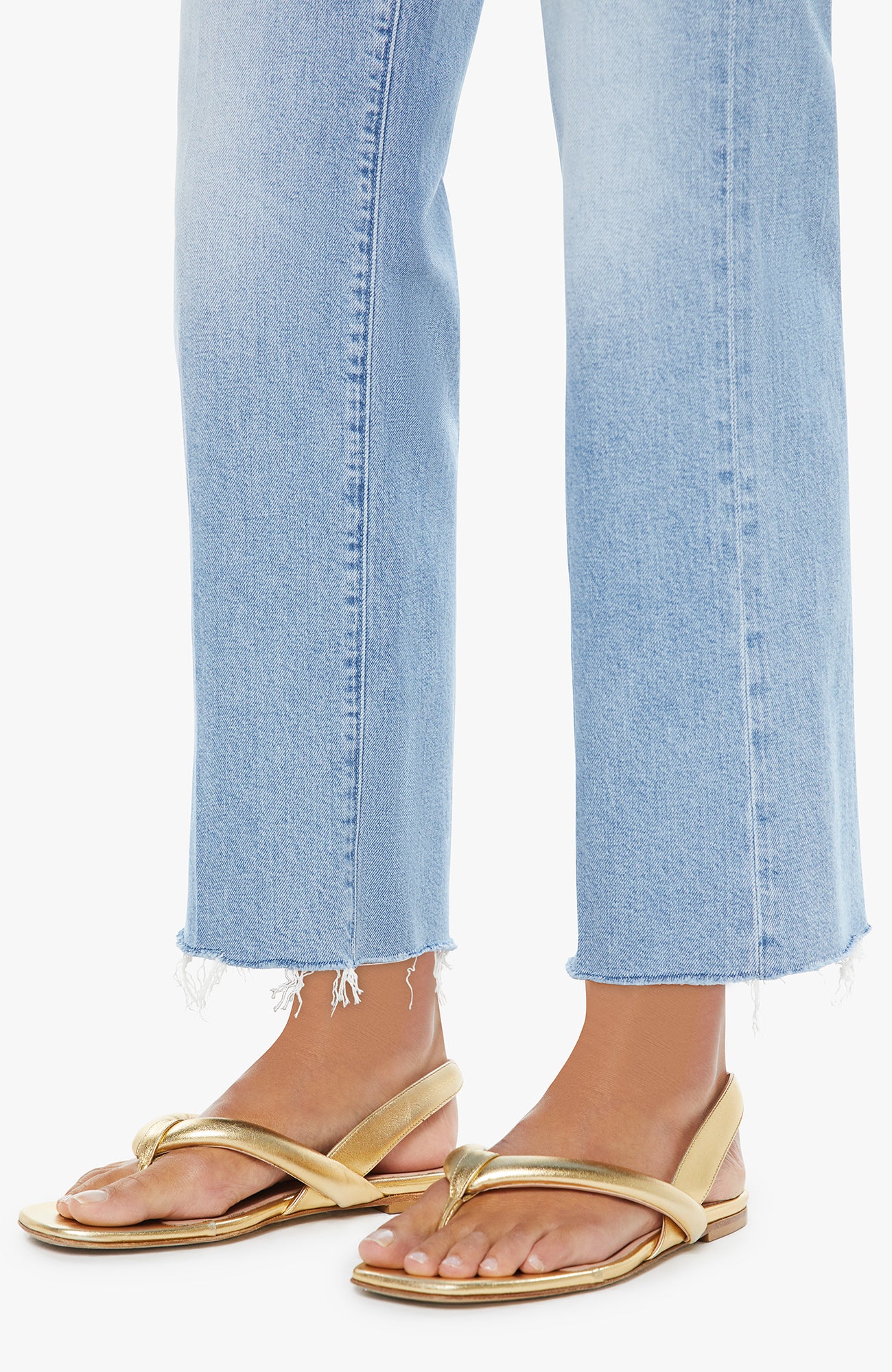 MOTHER - Mid Rise Rambler Zip Ankle Fray in Comeback Kid