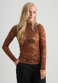 Minus - Lovena Long Sleeve Top in Tiramisu