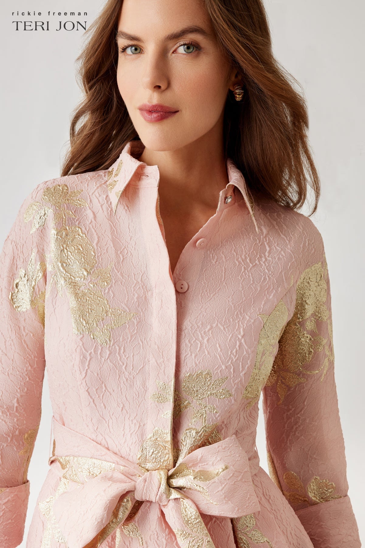 TERI JON - Metallic Floral Jacquard Shirt Dress in Pink Gold