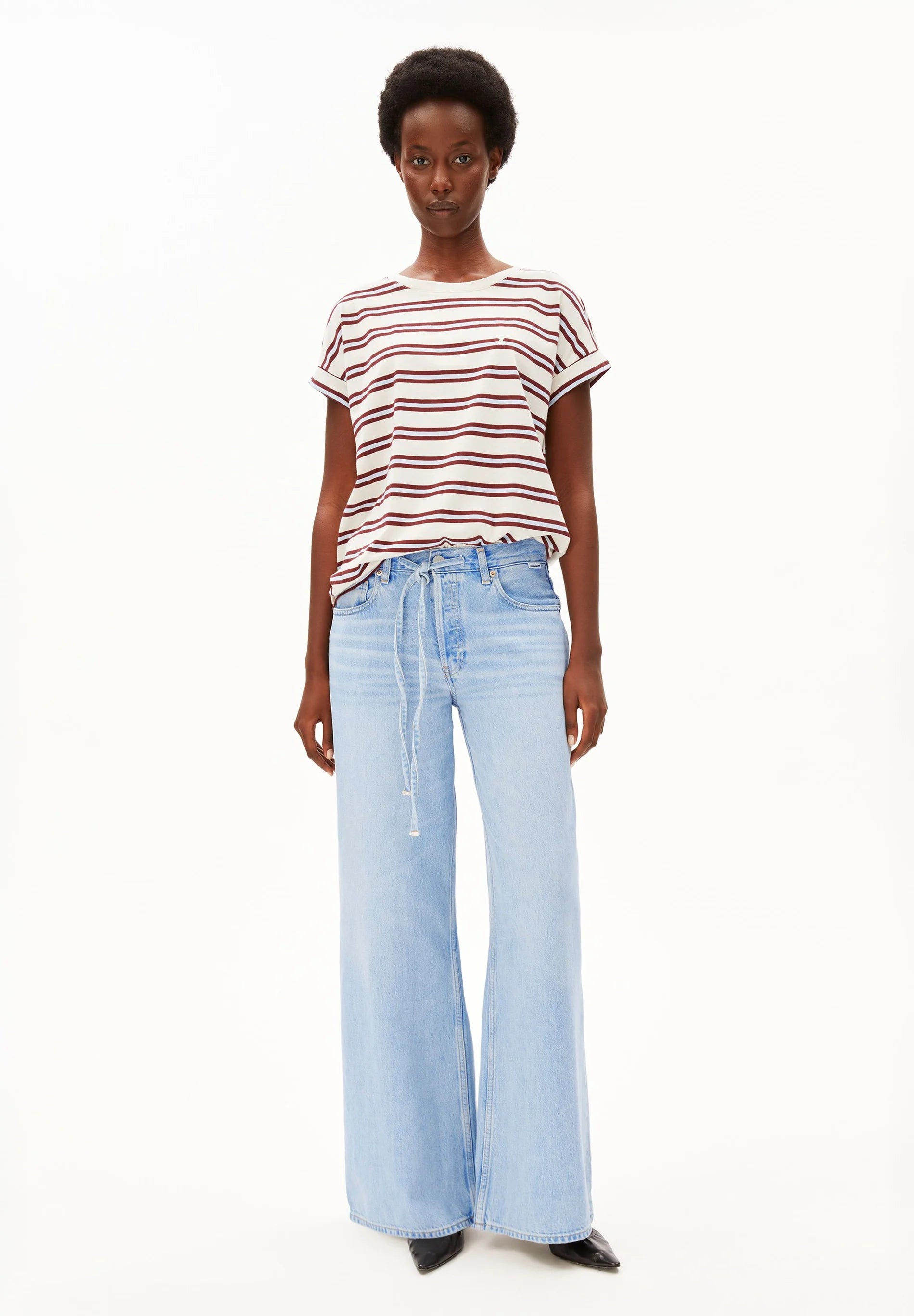 ArmedAngels - Idaara Stripe T-Shirt in Velvet Red/Soft Blue