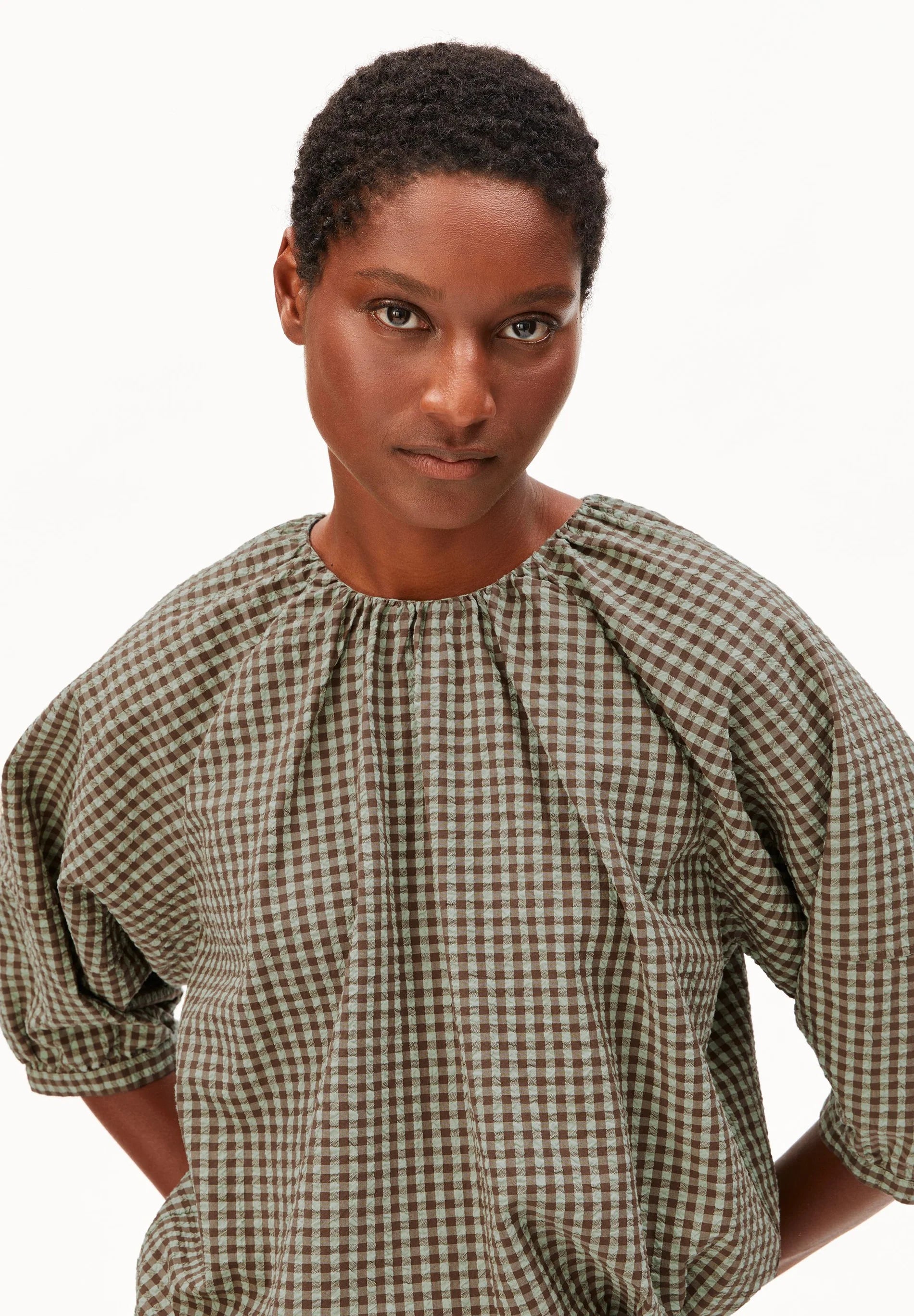 ArmedAngels - Vichy Seersucker Blouse in Foam-Dried Palm