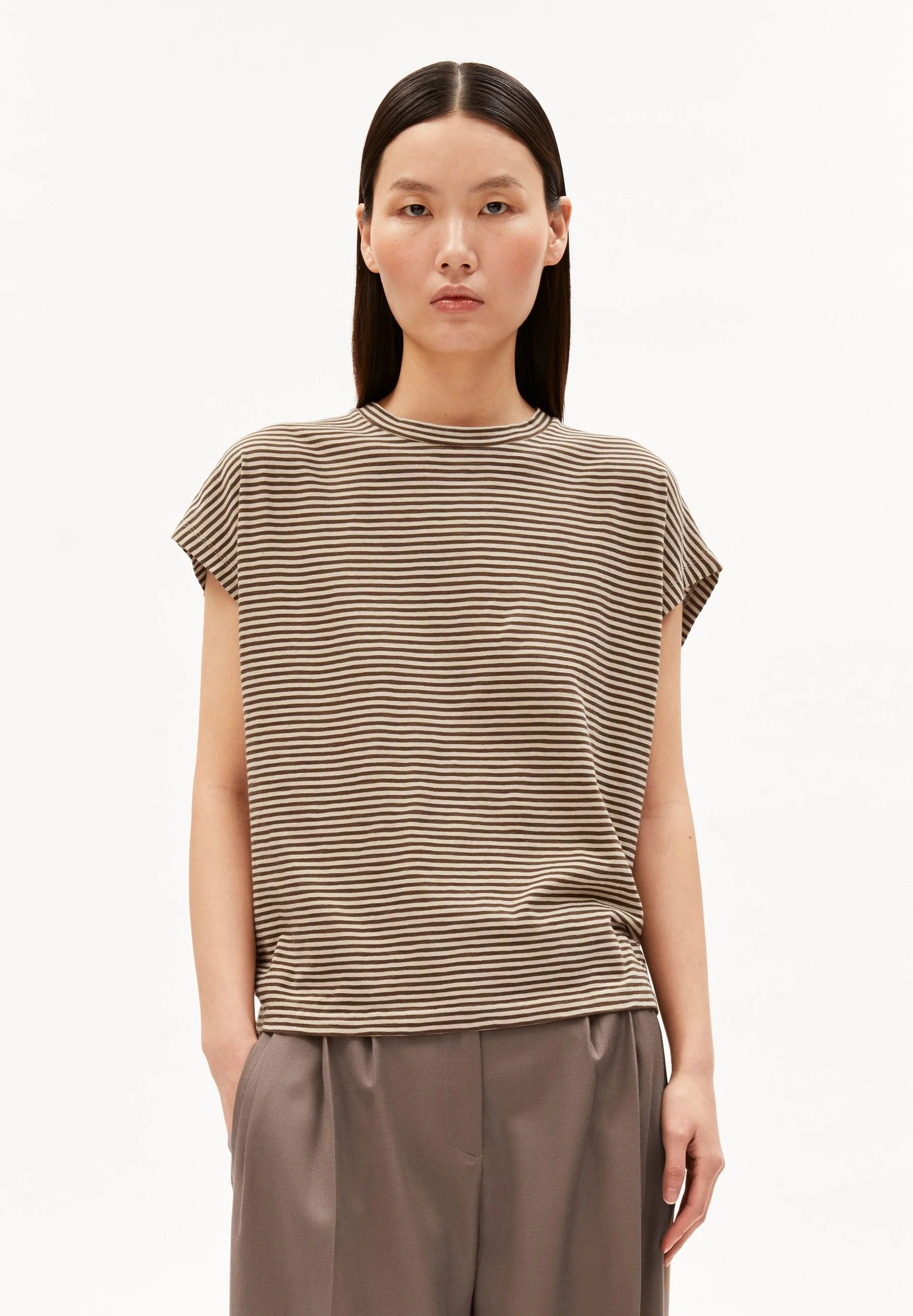 ArmedAngels - Slub Jersey Stripe T-Shirt in Sand Stone/Dried Palm