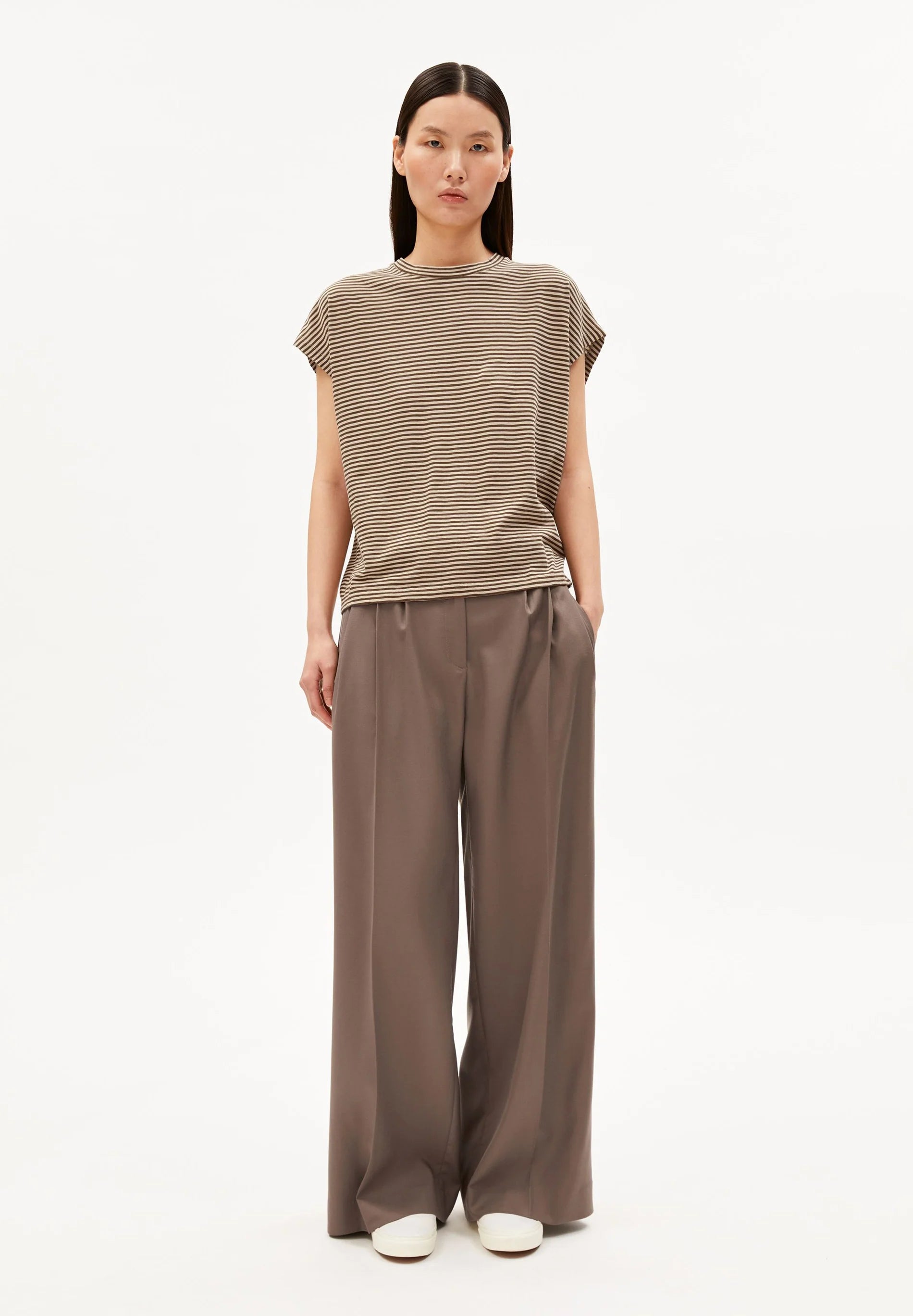 ArmedAngels - Slub Jersey Stripe T-Shirt in Sand Stone/Dried Palm