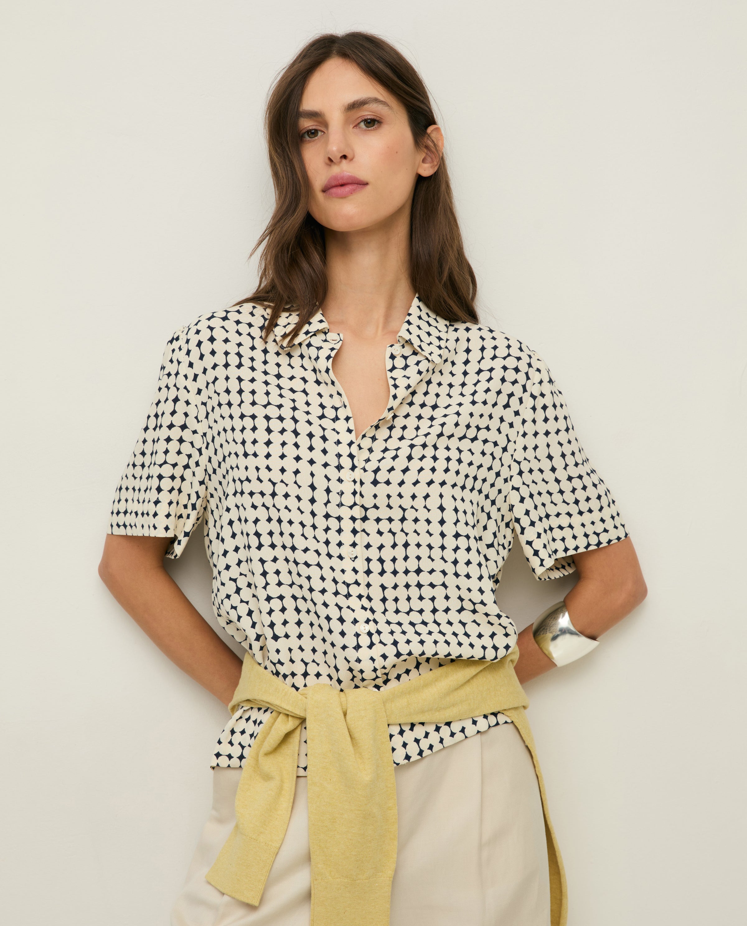 YERSE - Collar Shirt in Navy Dots
