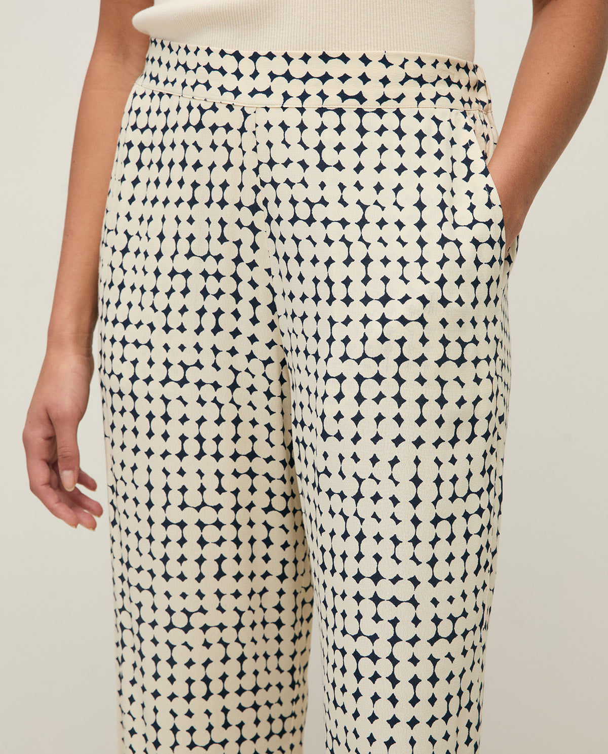 YERSE - Crepe Trousers in Navy Dots