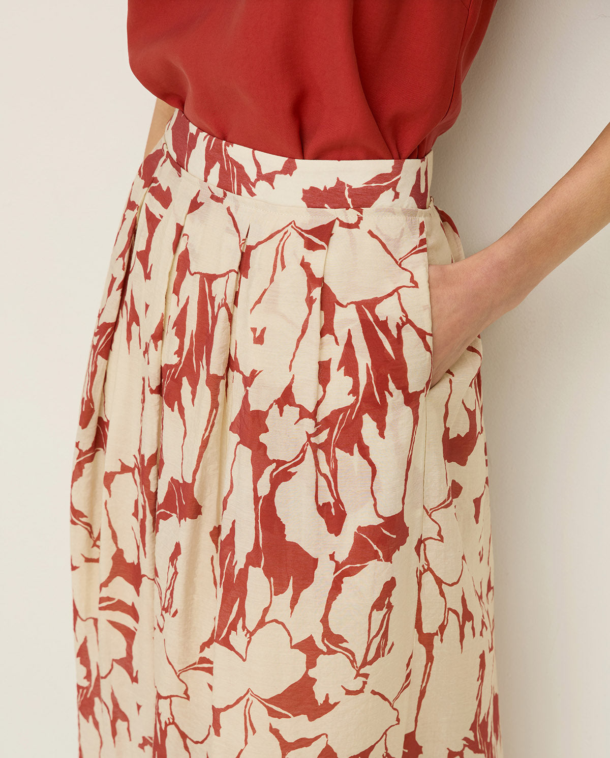 YERSE - Printed Viscose Skirt in Dark Red