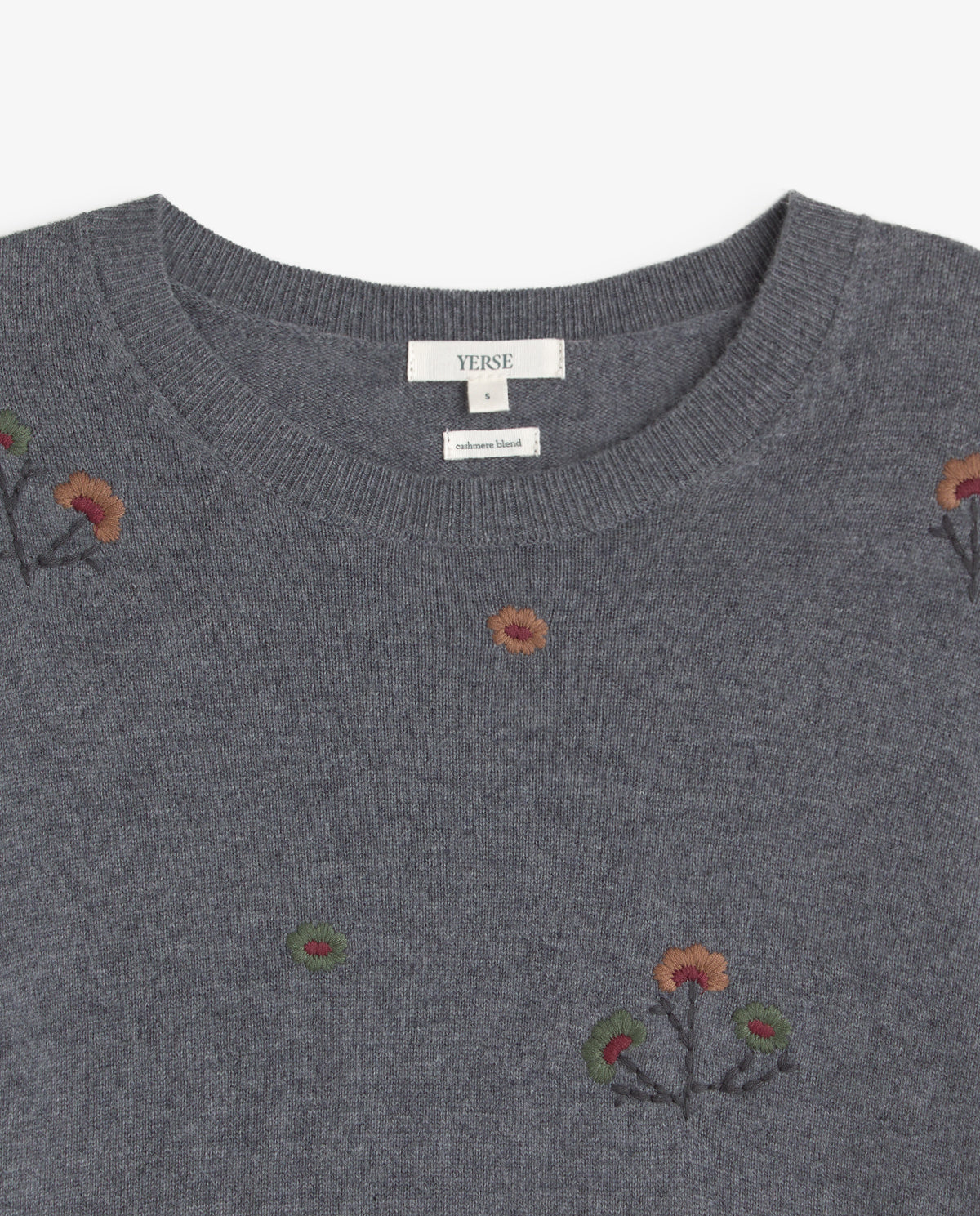 YERSE - Sweater with Embroidered Flowers in Grey