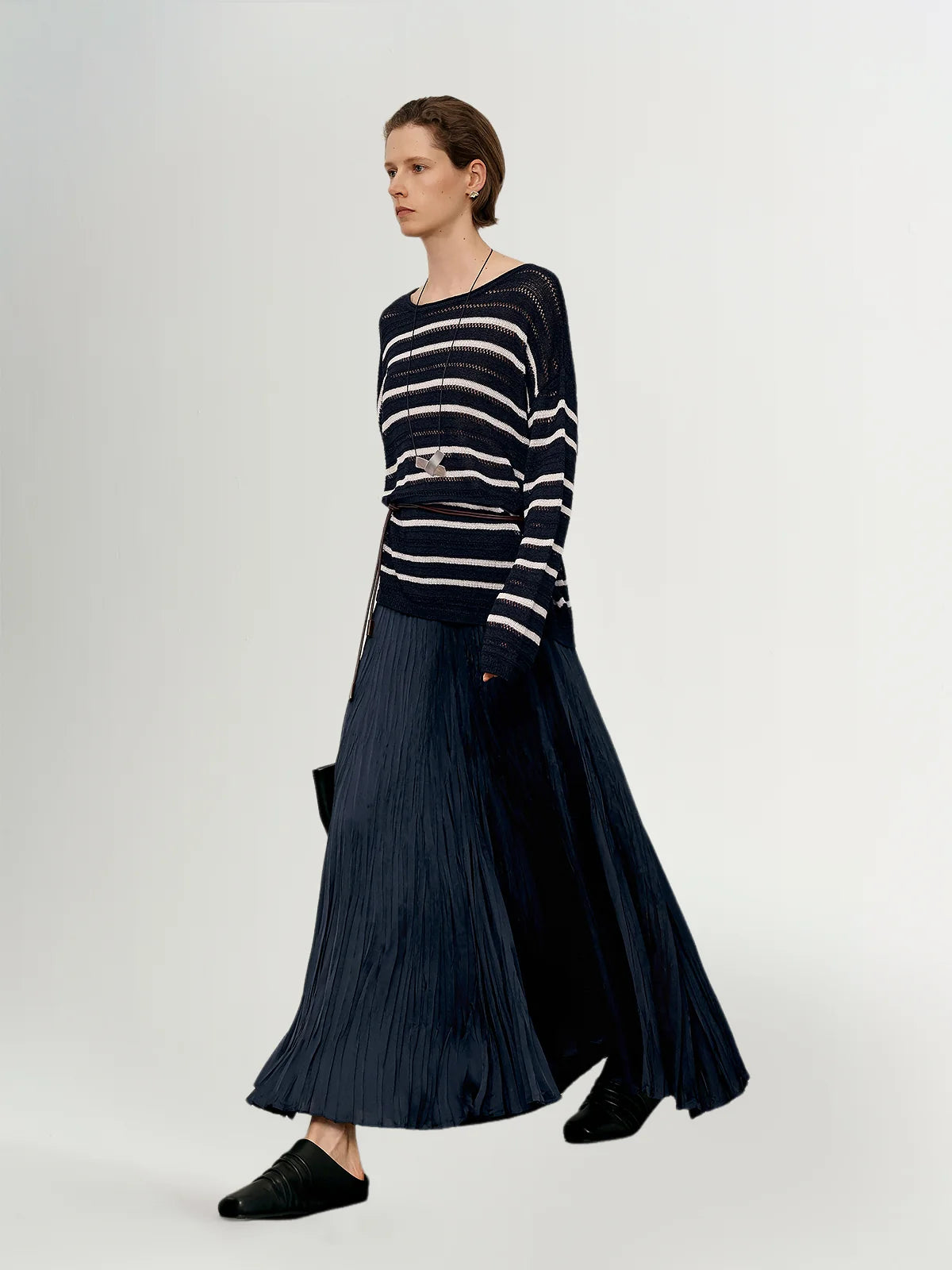 Meilleur Moment - Crinkle Skirt in Navy