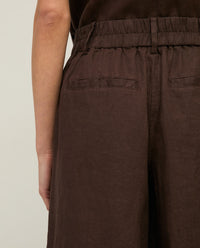 YERSE - Linen Shorts in Chocolate
