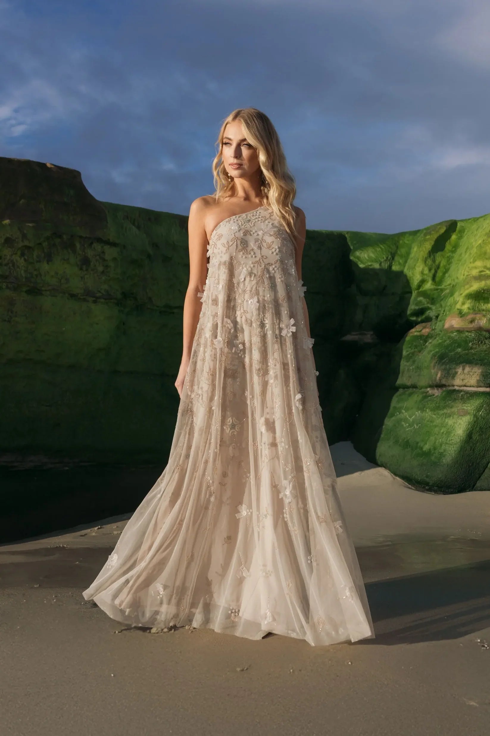 Mac Duggal - One Shoulder Floral Embellished Trapeze Gown in Vanilla