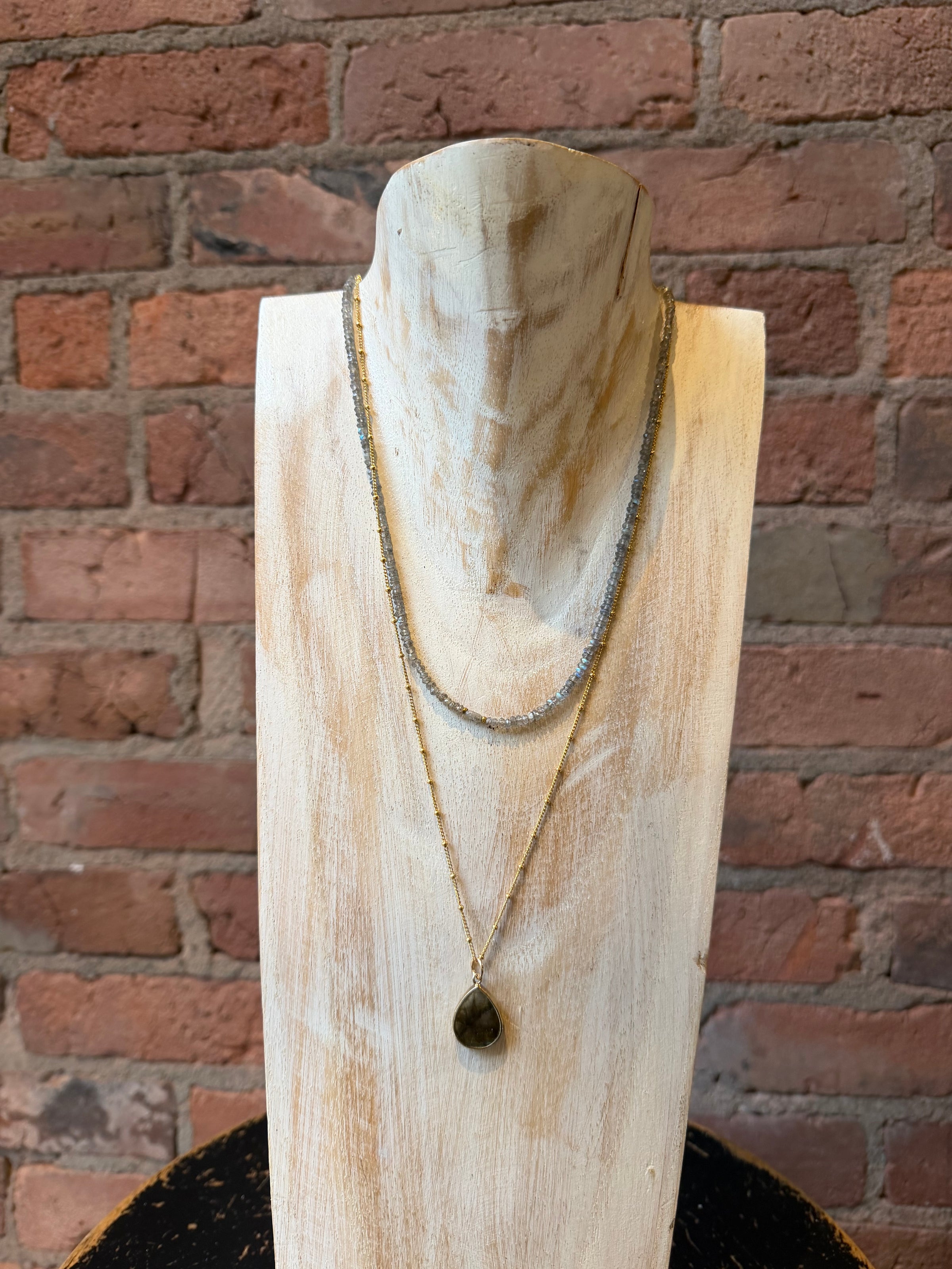 Studio Skanda by Mary Wakefield - Labradorite and Grey Diamond Necklace