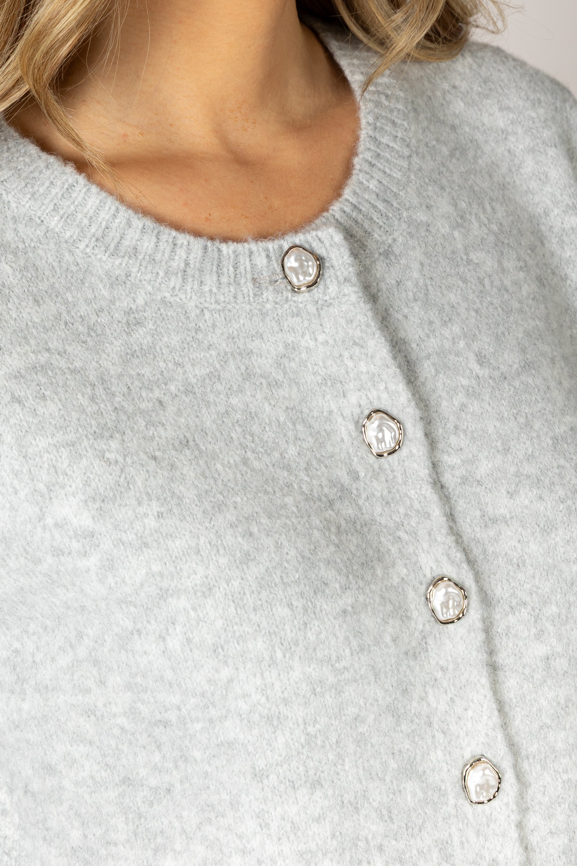 Lyla & Luxe - Aimee - Novelty Short Sleeve Sweater in Fog