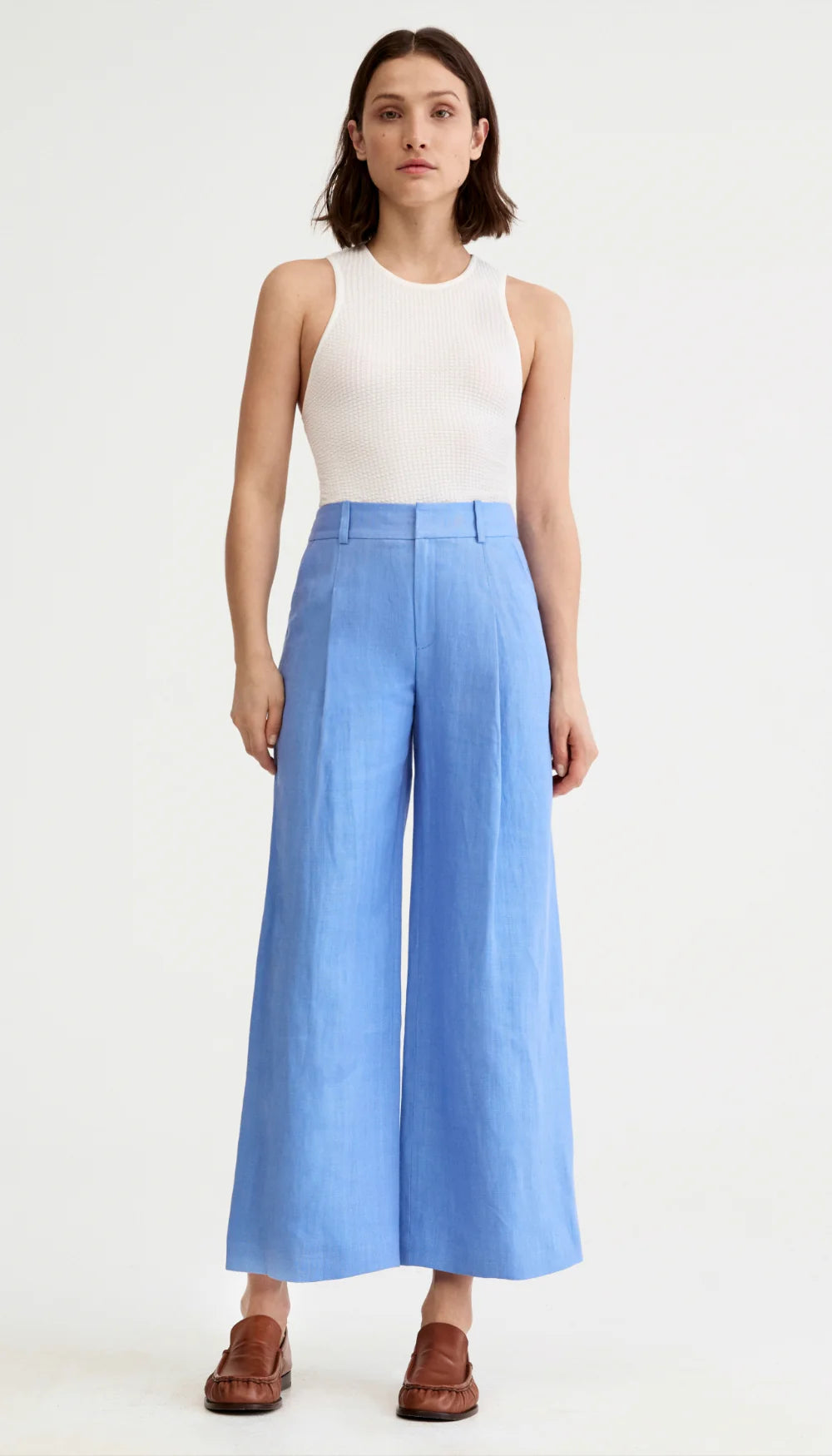 Smythe - Linen Cropped Pleated Trouser in Periwinkle Linen