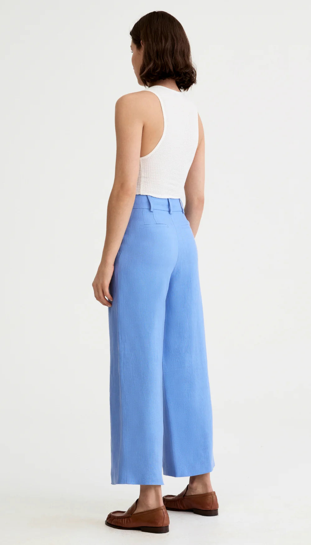 Smythe - Linen Cropped Pleated Trouser in Periwinkle Linen