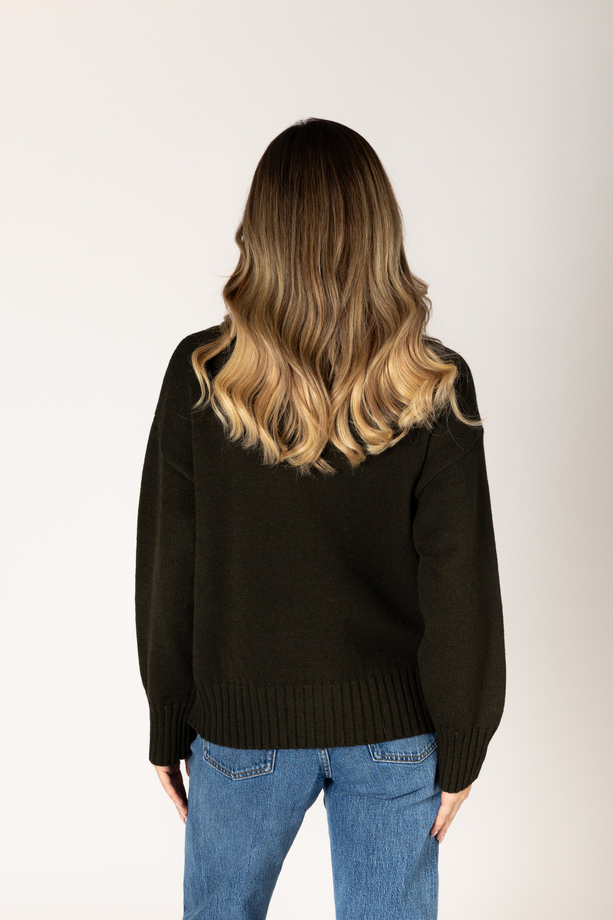 Lyla & Luxe - Becca - Essentials Crew Sweater in Olive