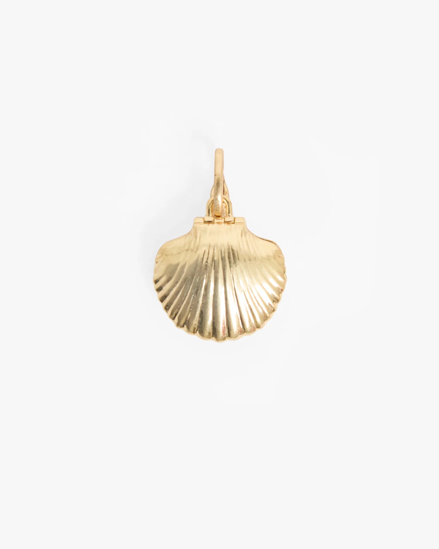 Clare V. - Clamshell Locket in Vintage Gold