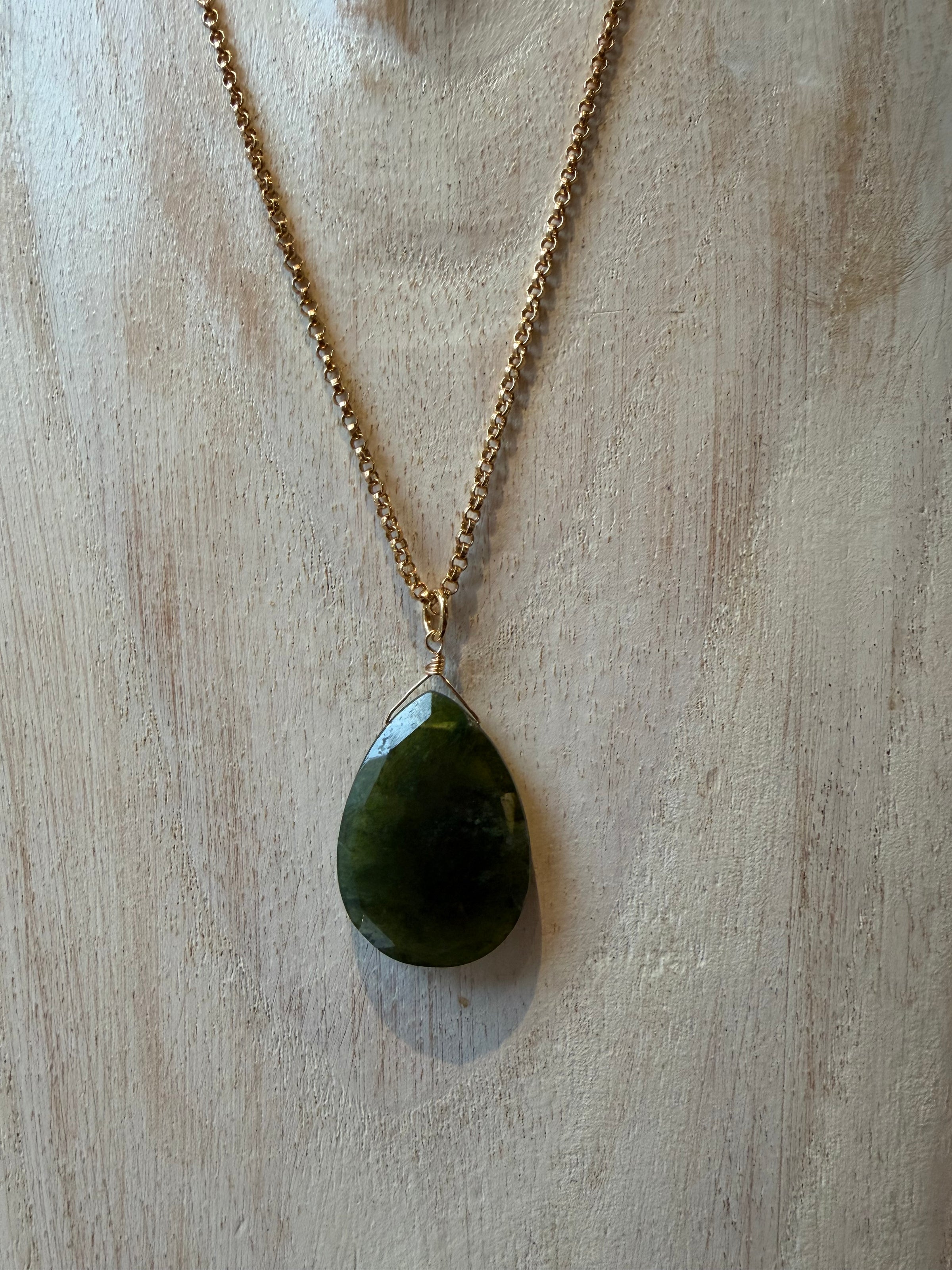 Studio Skanda by Mary Wakefield - Green Garnet Necklace