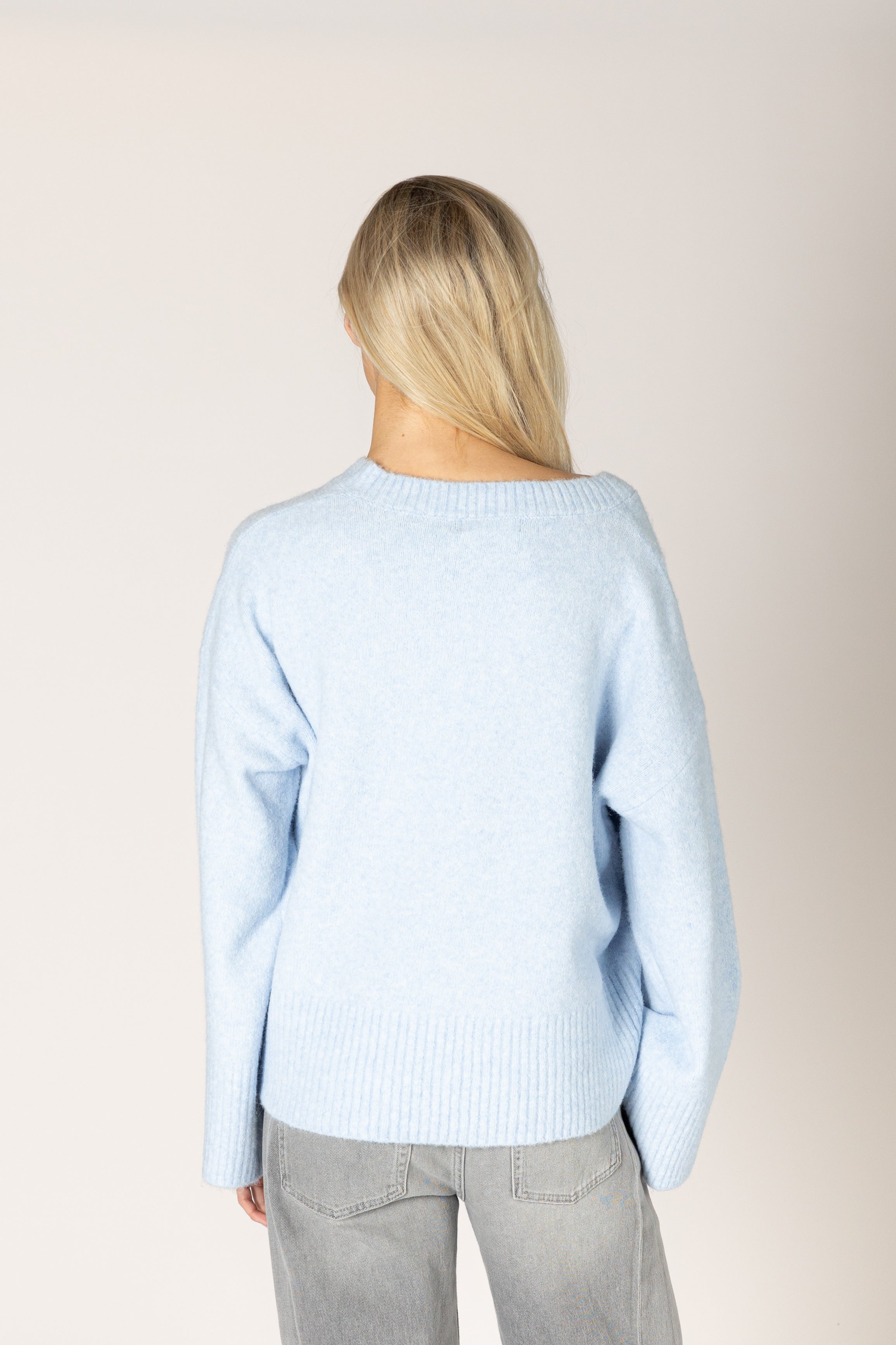 Lyla & Luxe - Etta - Must Have V Sweater in Breeze