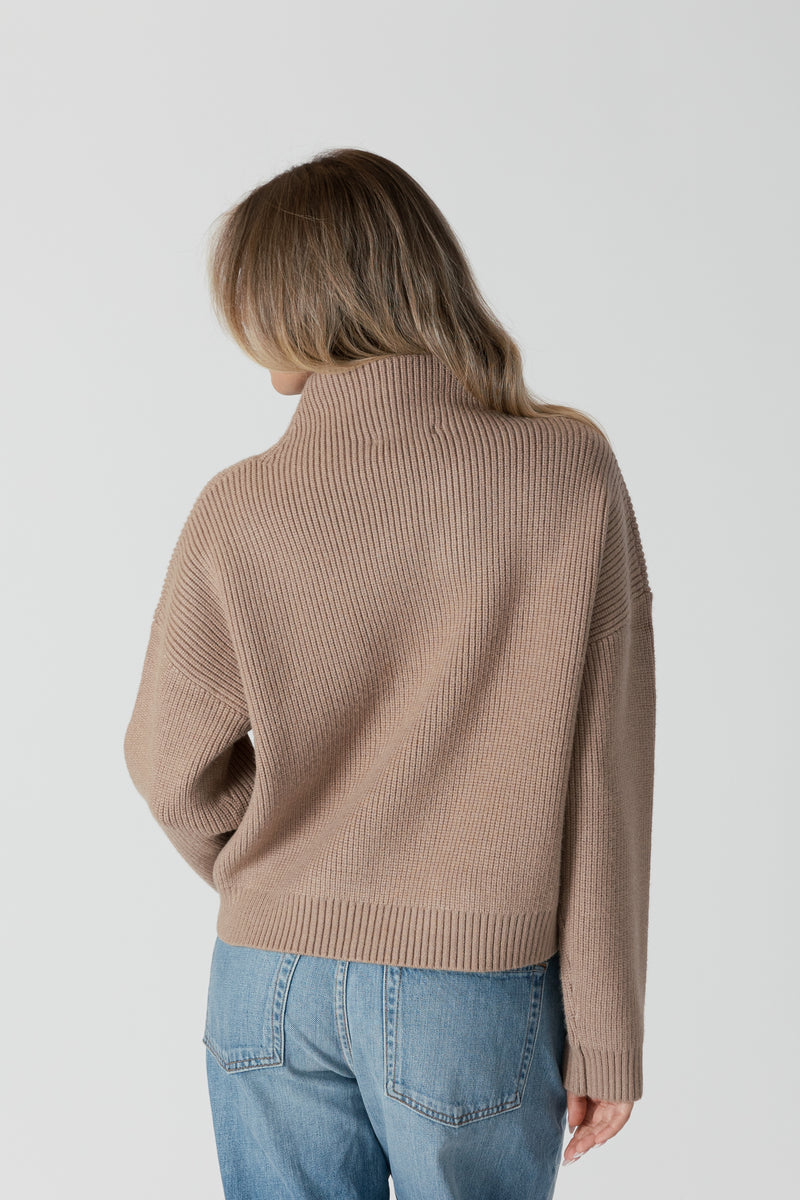 Lyla & Luxe - Evolet - Ribbed Mockneck Sweater in Caramel