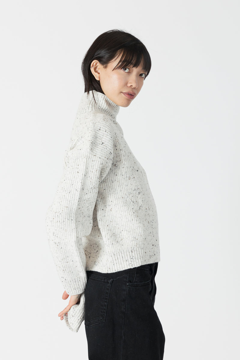 Lyla & Luxe - Evolet - Flecked Ribbed Mockneck Sweater in Off White