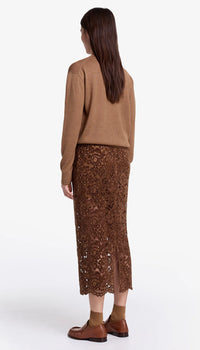 Smythe - Boyfriend V-Neck Sweater in Camel