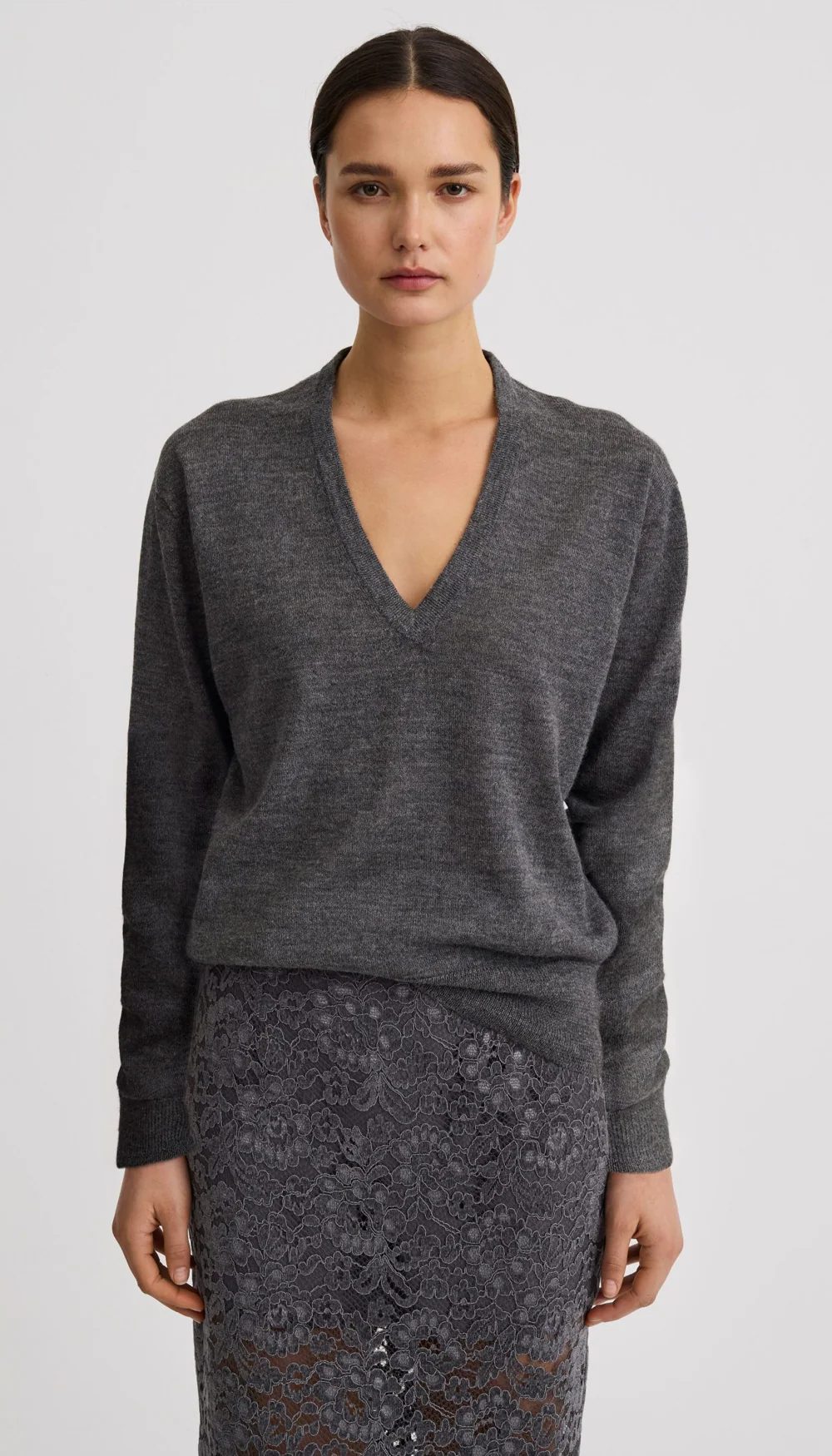 Smythe - Boyfriend V-Neck Sweater in Grey