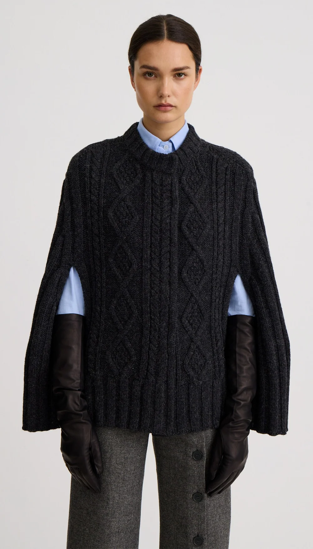 Smythe - Cable-Knit Cape in Charcoal