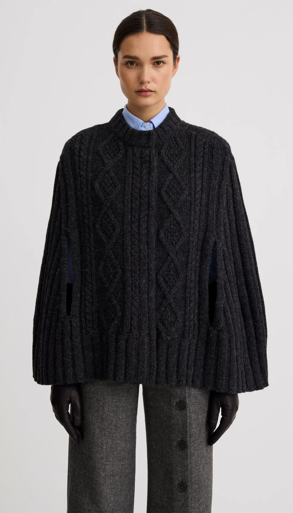 Smythe - Cable-Knit Cape in Charcoal