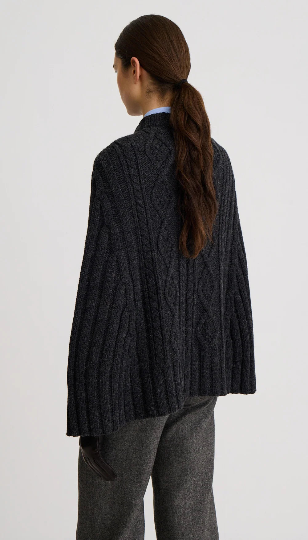 Smythe - Cable-Knit Cape in Charcoal