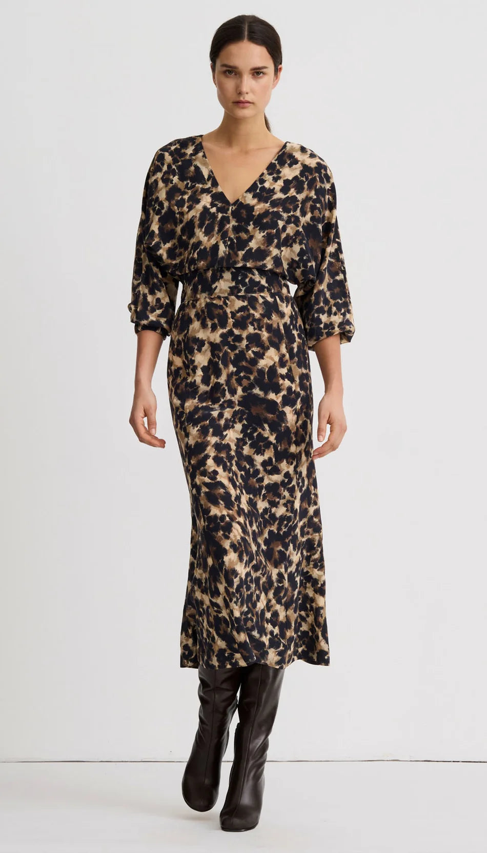 Smythe - V-Neck Flounce Hem Dress in Leopard