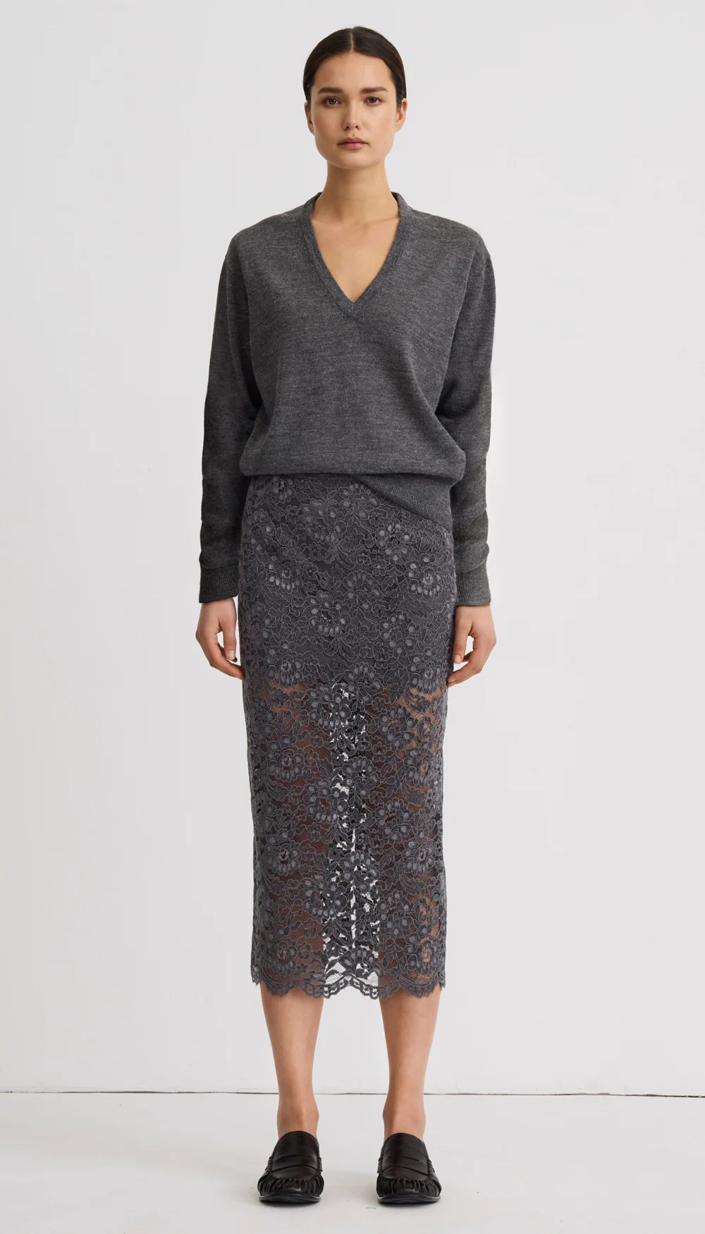 Smythe - Boyfriend V-Neck Sweater in Grey