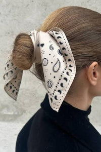 lescarf - Paisley Scarf in Sand