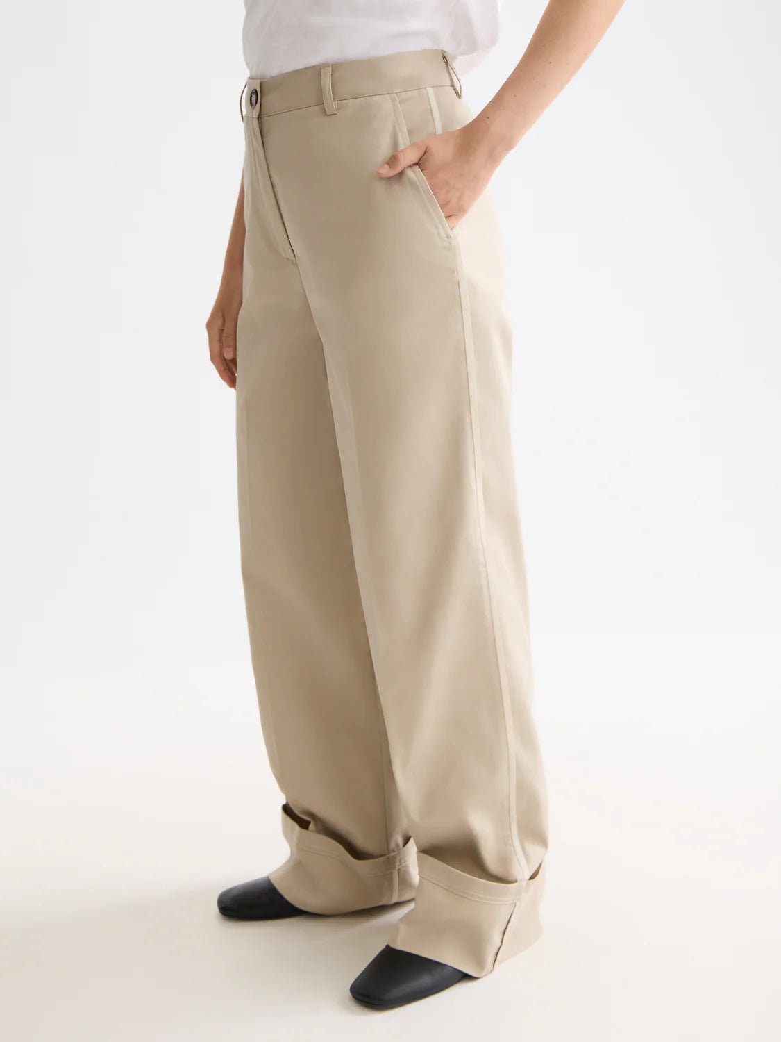 Scotch & Soda - Luca High Rise Wide Leg Cuff Chino Pant in Plaza Taupe