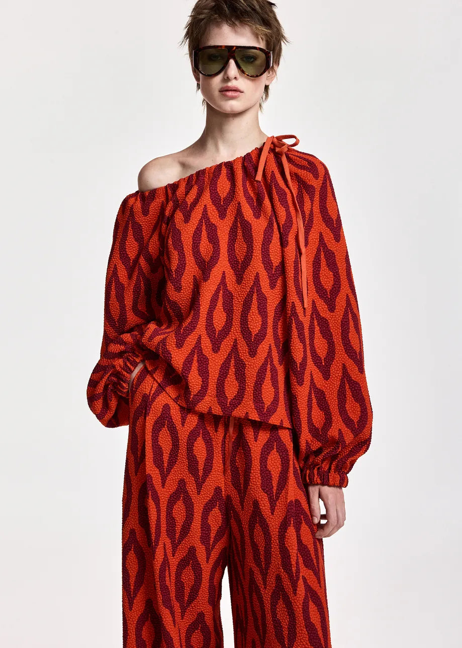 Essentiel Antwerp - Kolorful Oversized Top in Firestarter