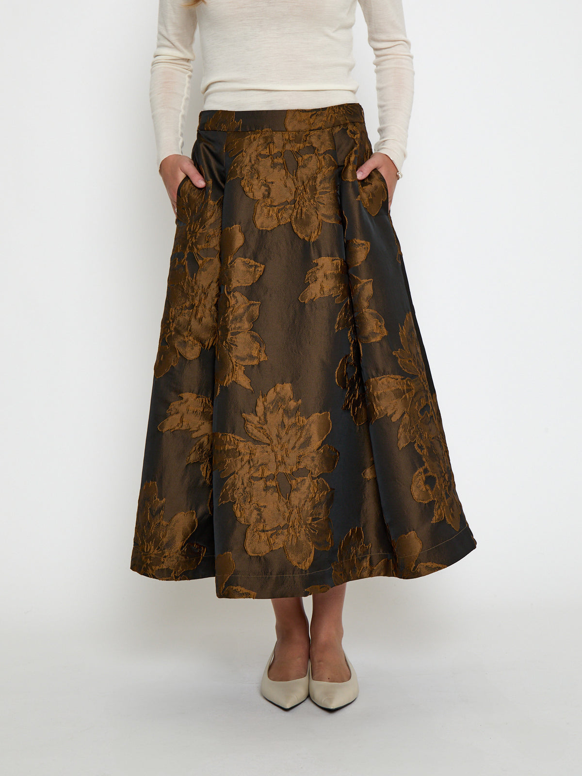 Minus - Andie Midi Skirt in Tiramisu