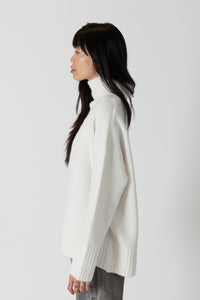 Lyla & Luxe - Oliver Luxe - Eco Mockneck Sweater in Off White