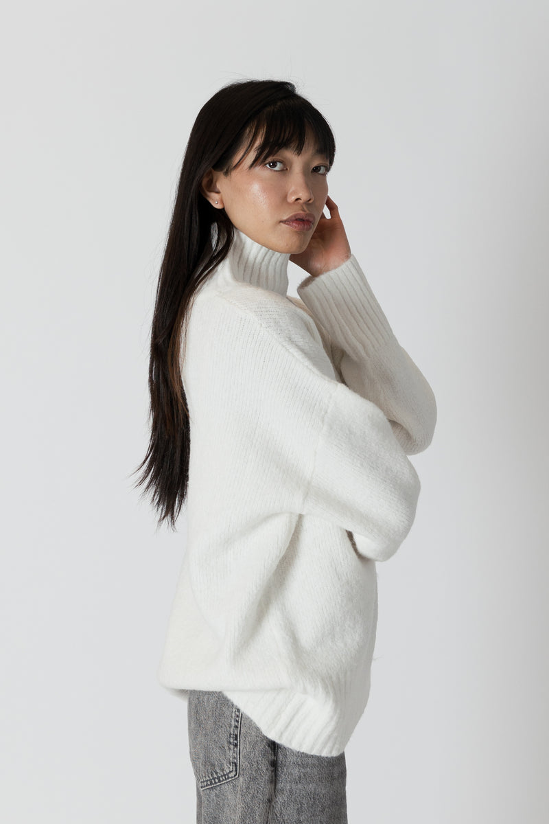 Lyla & Luxe - Oliver Luxe - Eco Mockneck Sweater in Off White