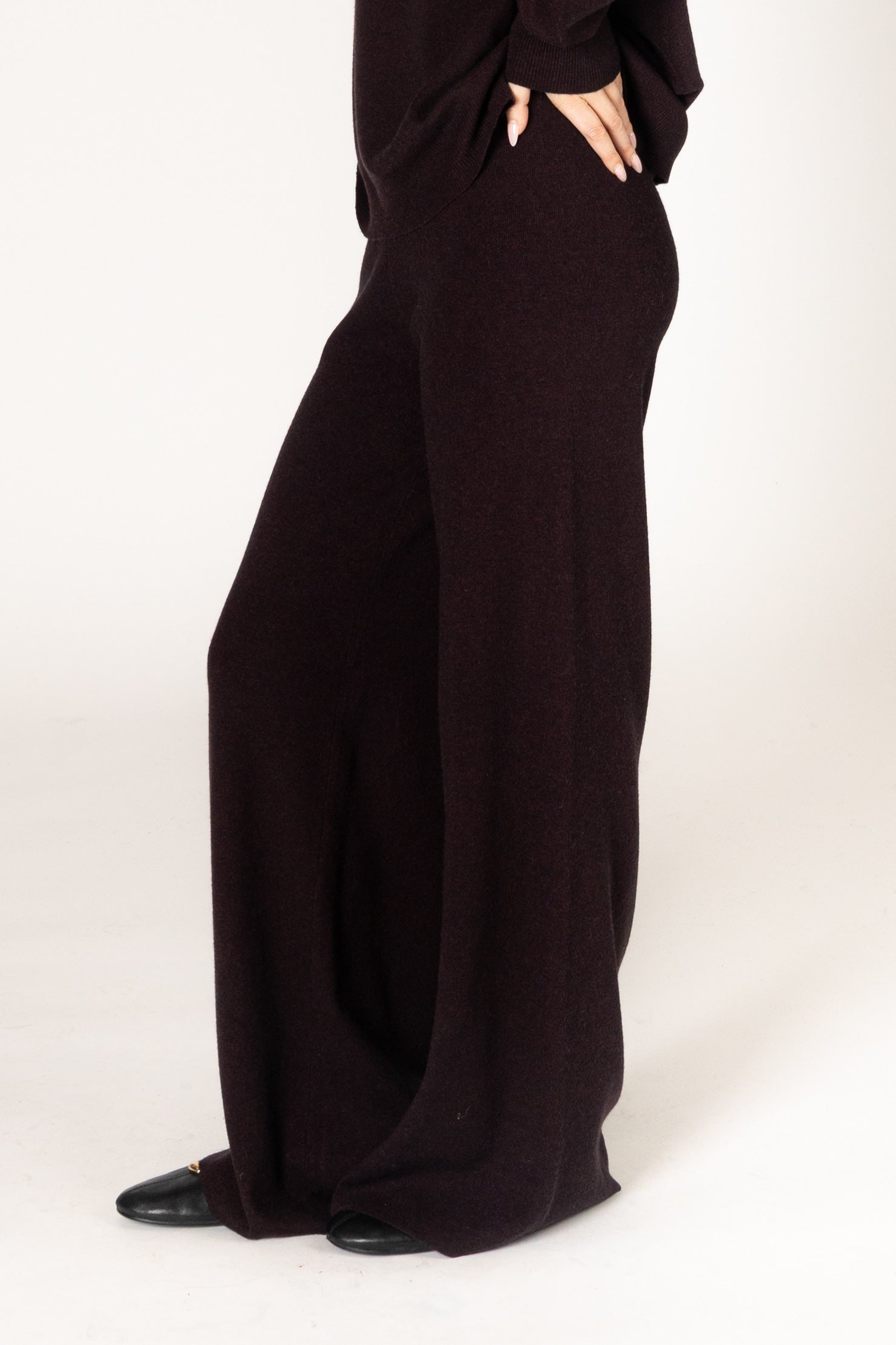Lyla & Luxe - Pico - Essentials Everyday Pant in Acai