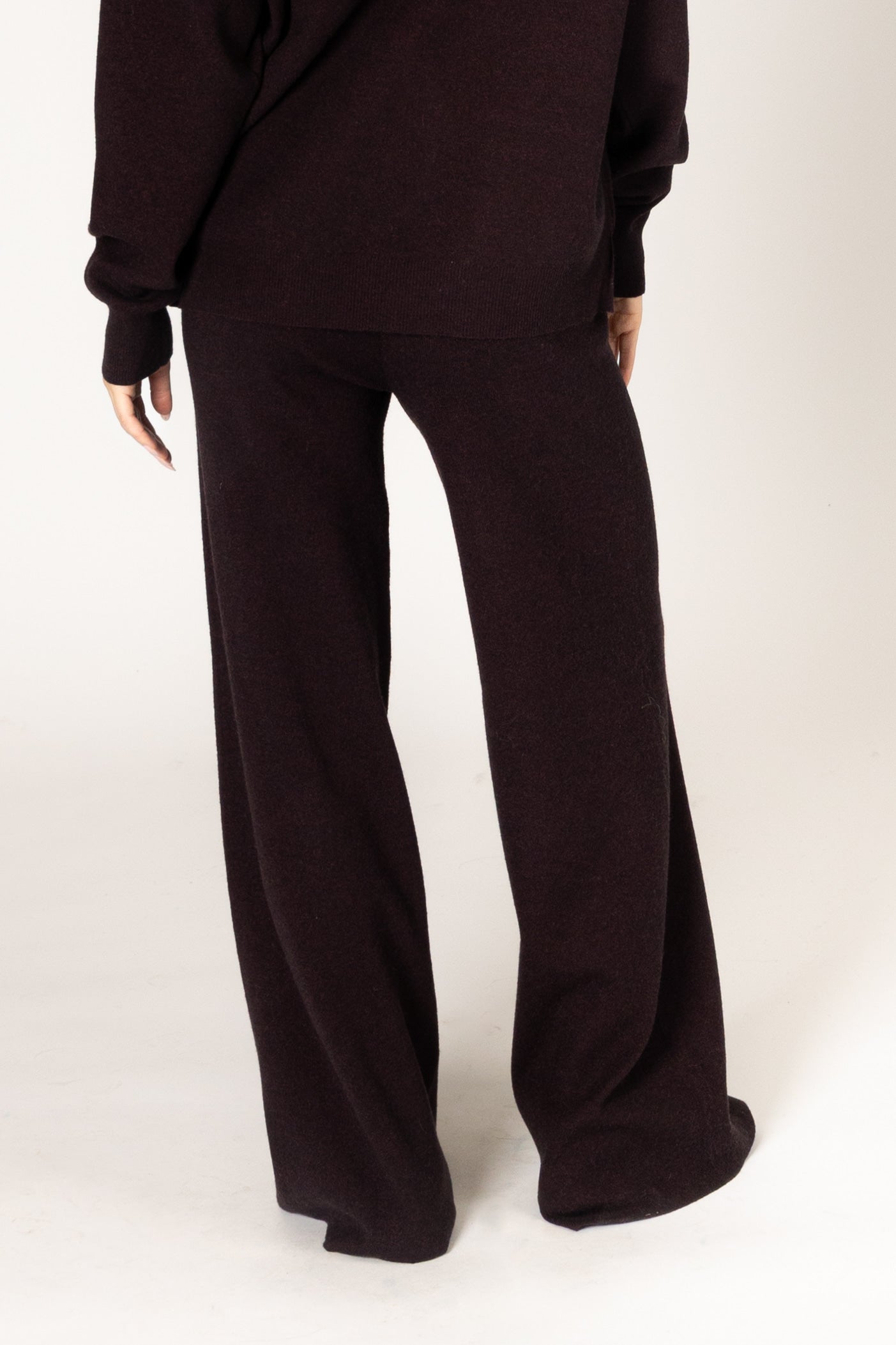 Lyla & Luxe - Pico - Essentials Everyday Pant in Acai