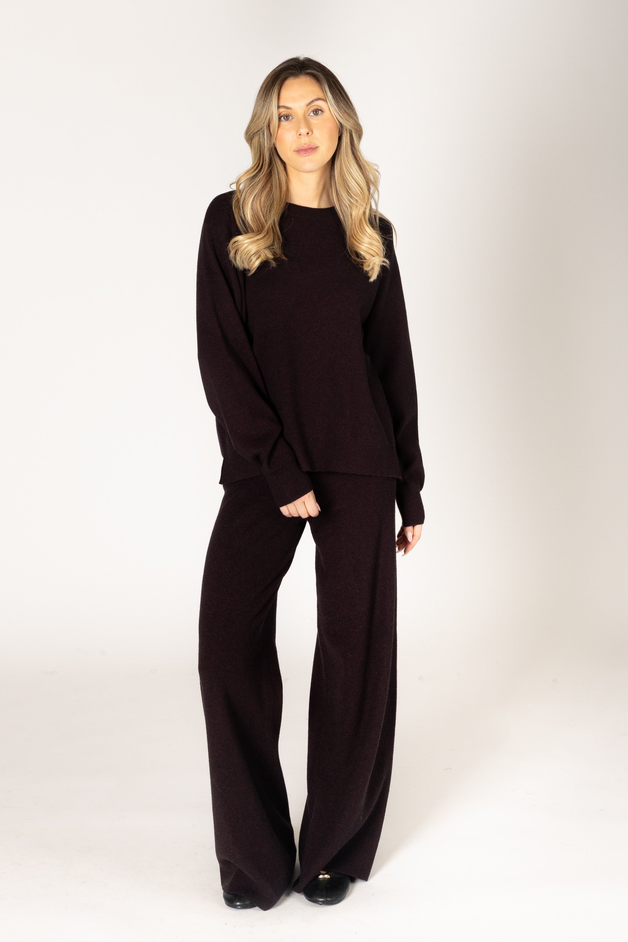 Lyla & Luxe - Pico - Essentials Everyday Pant in Acai