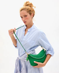 Clare V. - Petit Moyen Messenger in Leather Suede Grass Woven Checker